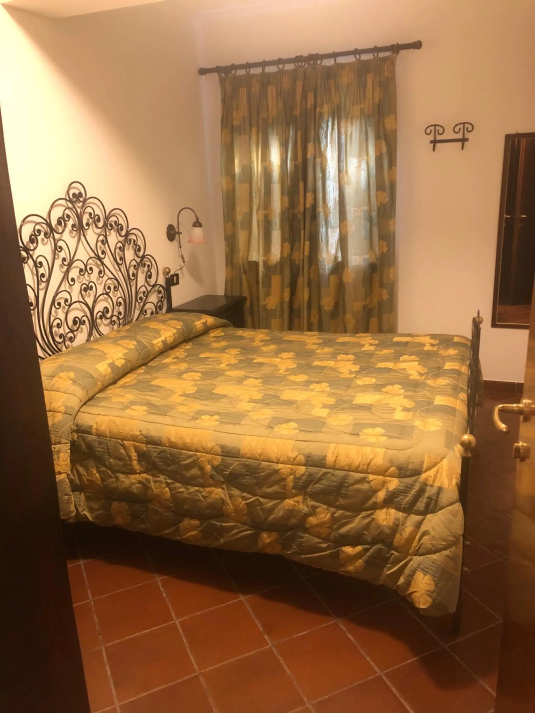 Bed in Hotel Bucaneve