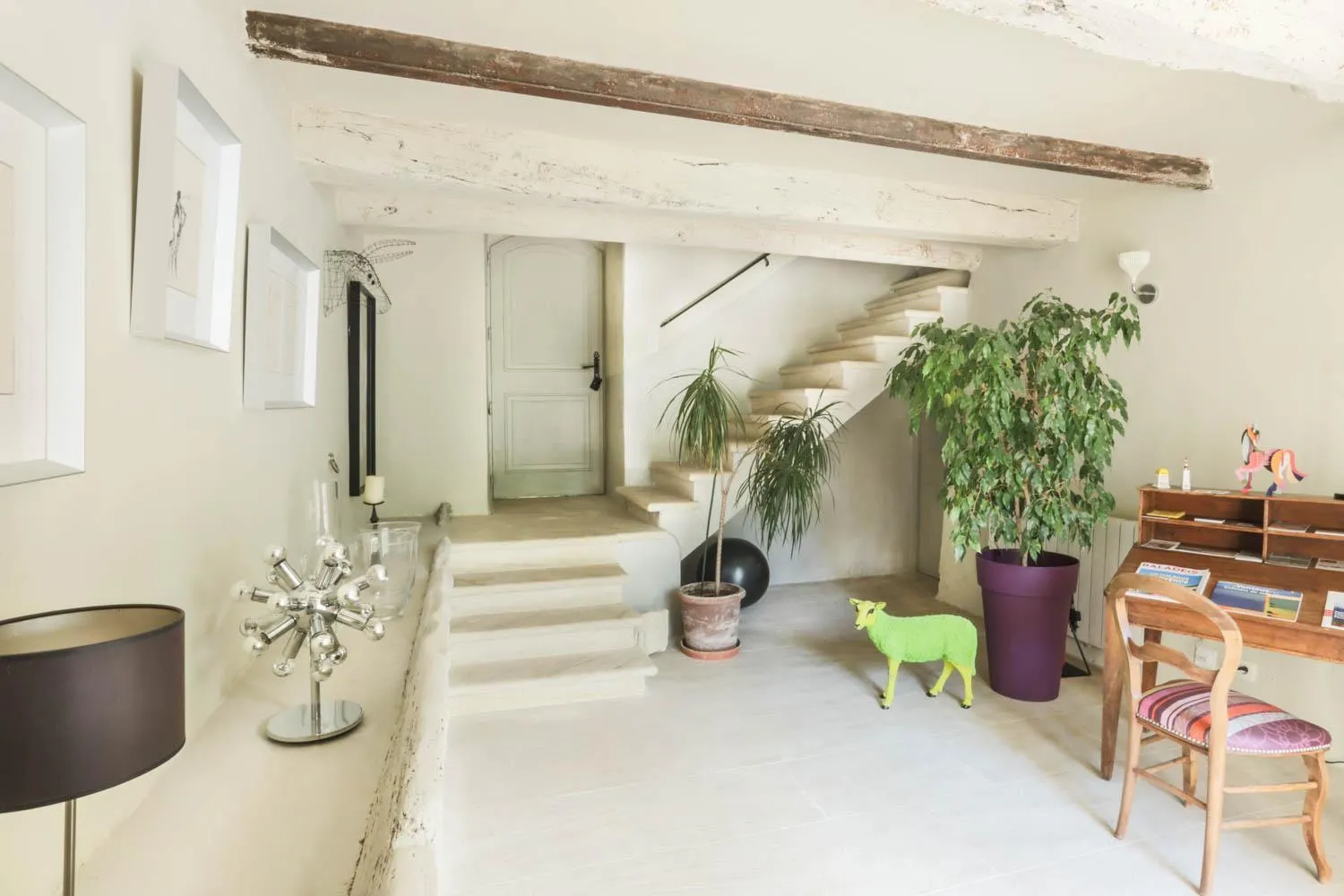 Decorative detail in Le Prieuré La Madelène