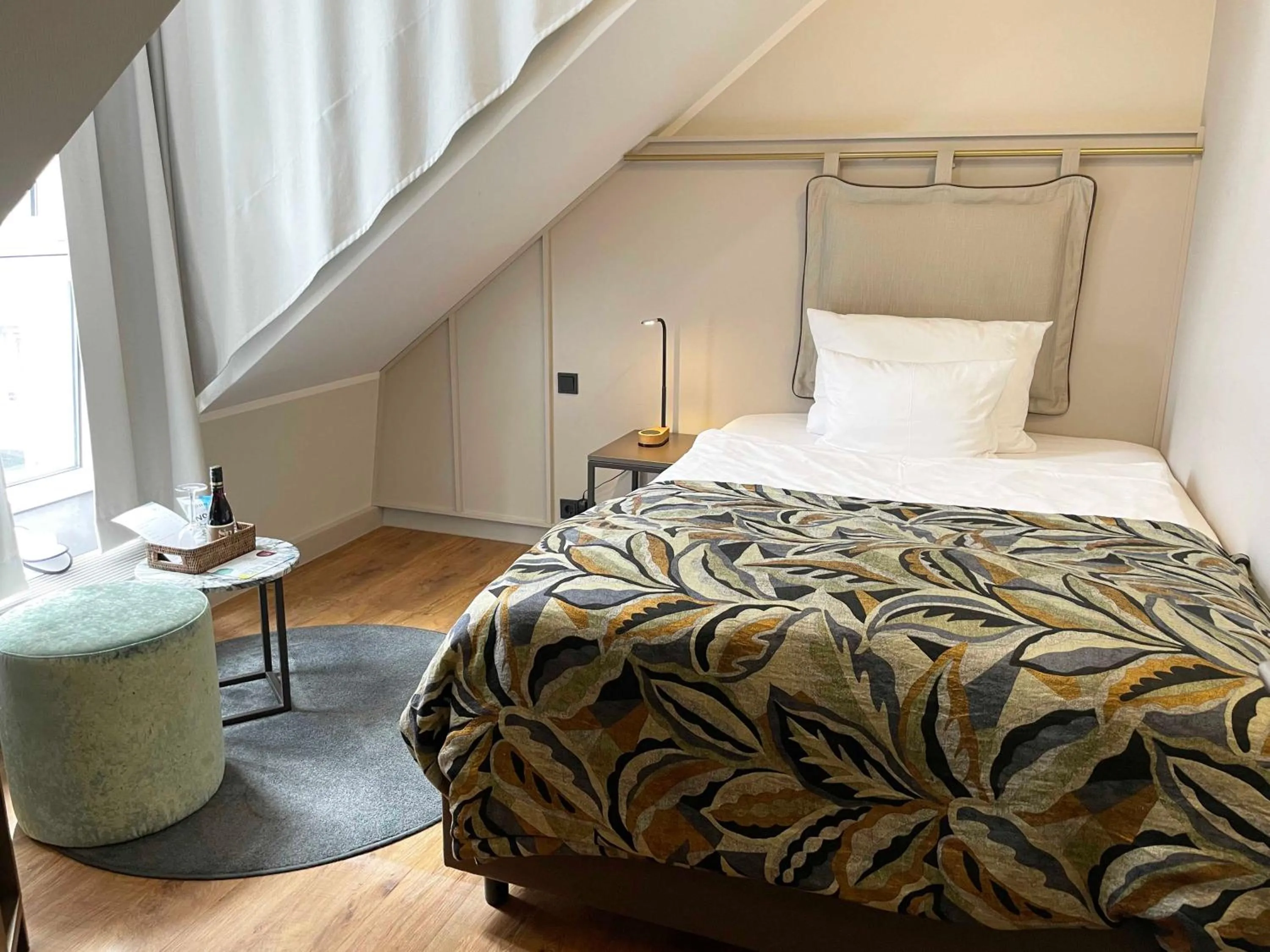 Bed in Classik Hotel Alexander Plaza