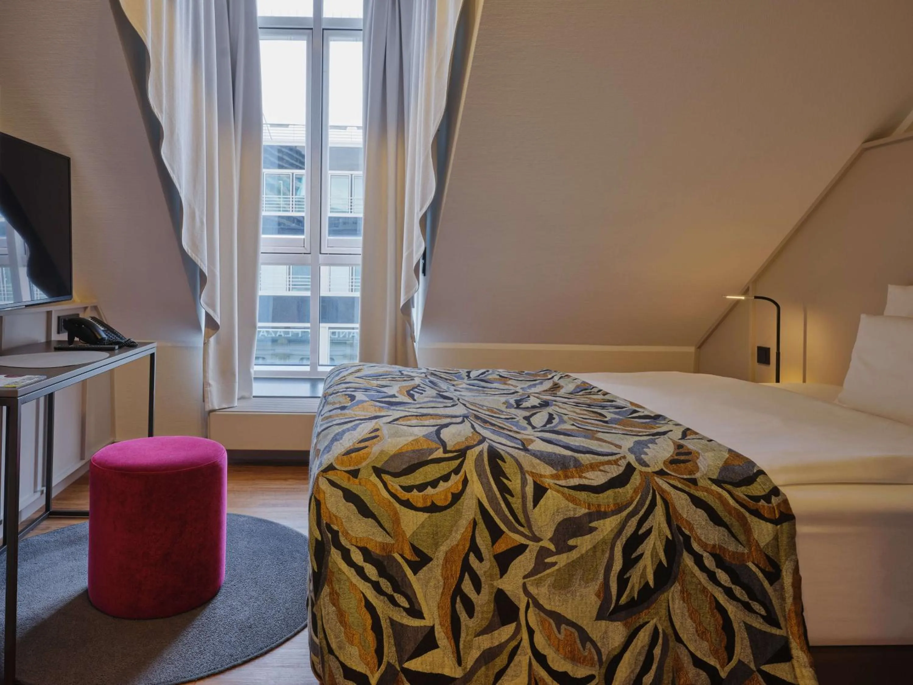 Bed in Classik Hotel Alexander Plaza