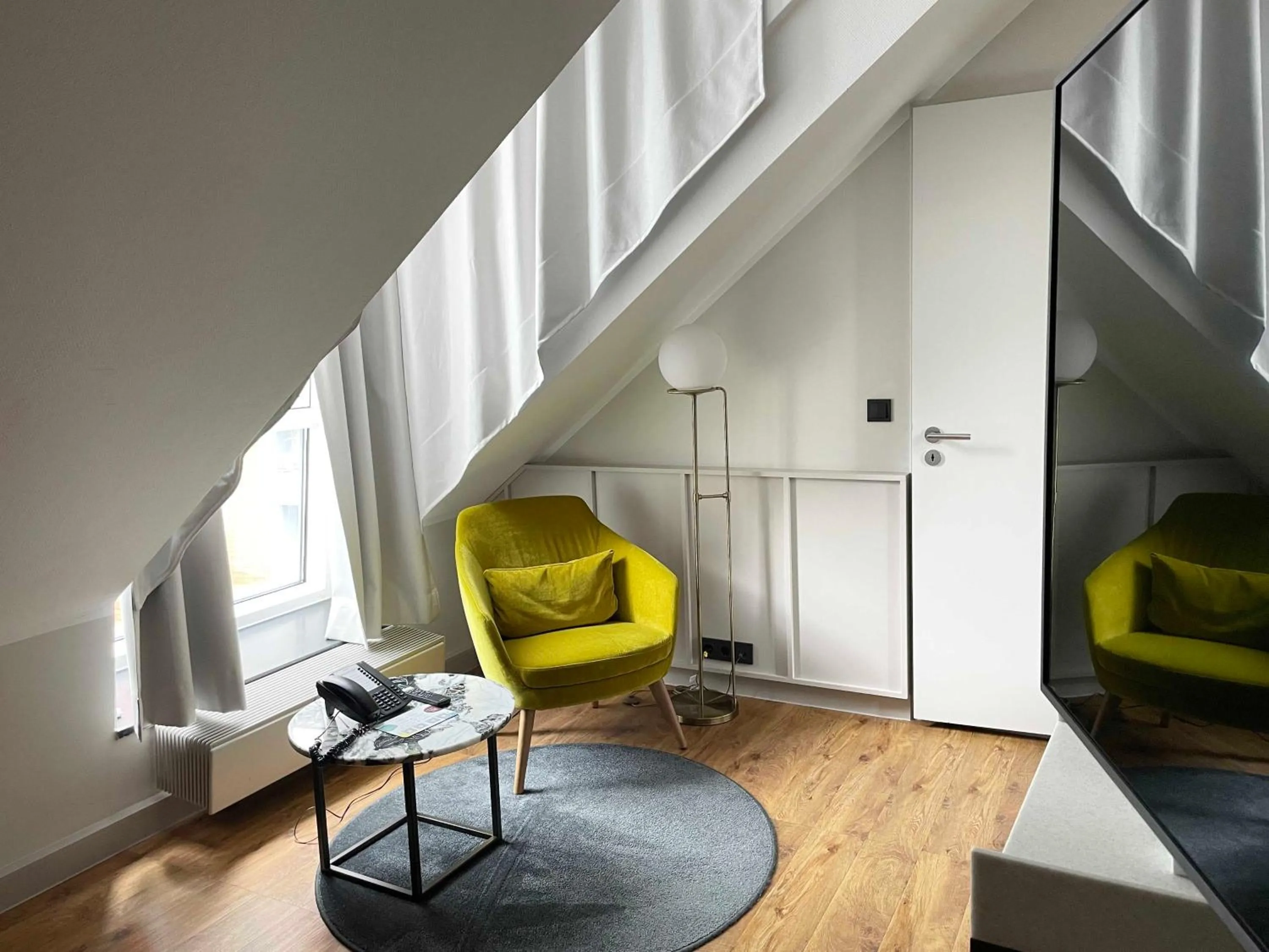 furniture in Classik Hotel Alexander Plaza