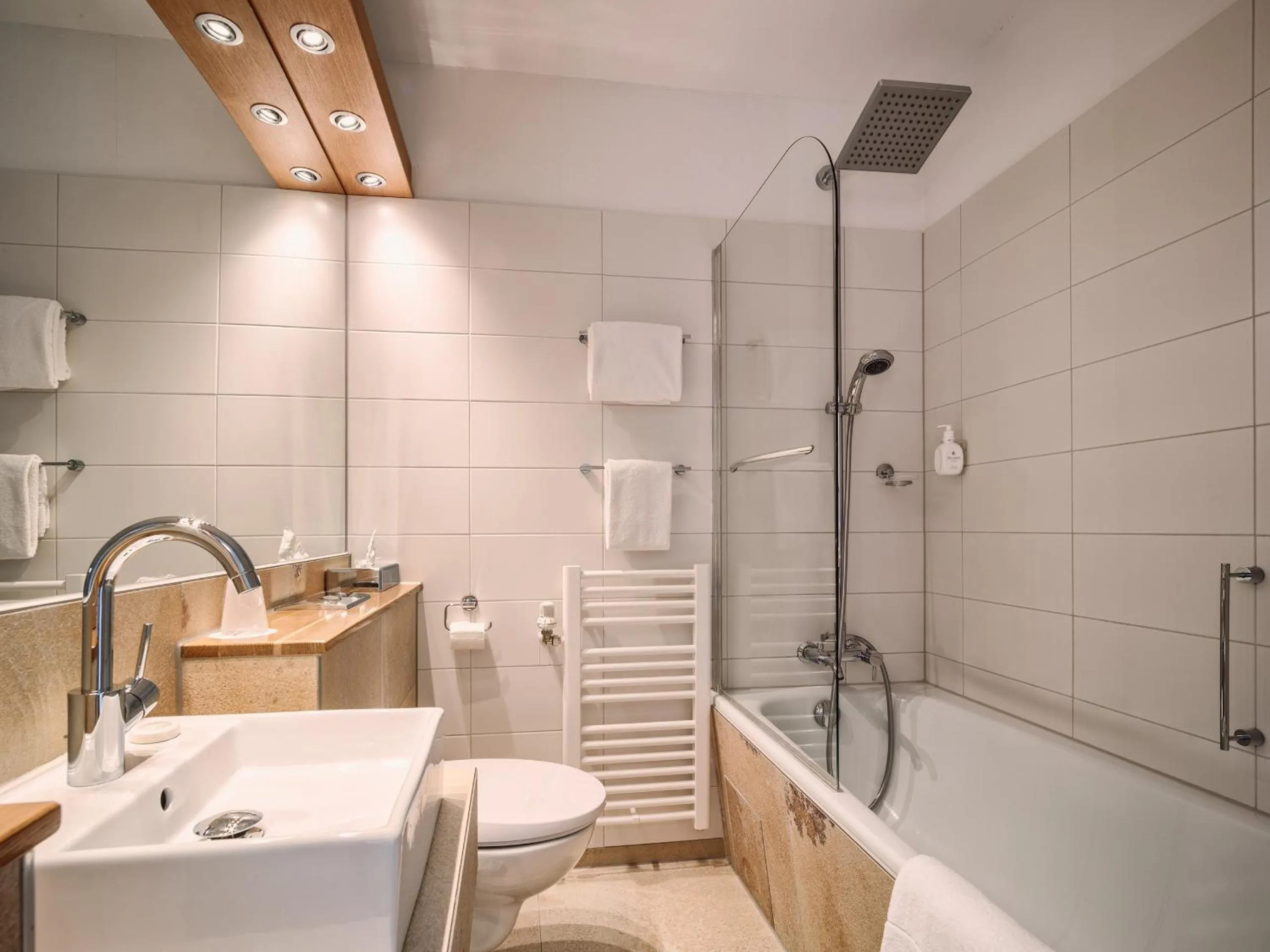 Bathroom in Romantik Hotel Hirschen