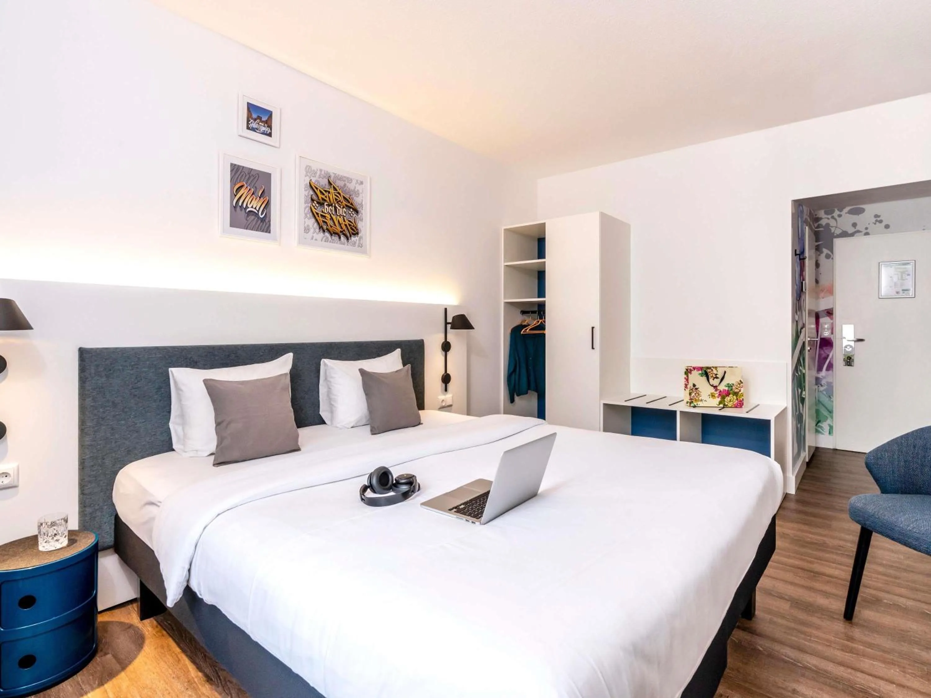 Bedroom, Bed in ibis Styles Hamburg Alster City