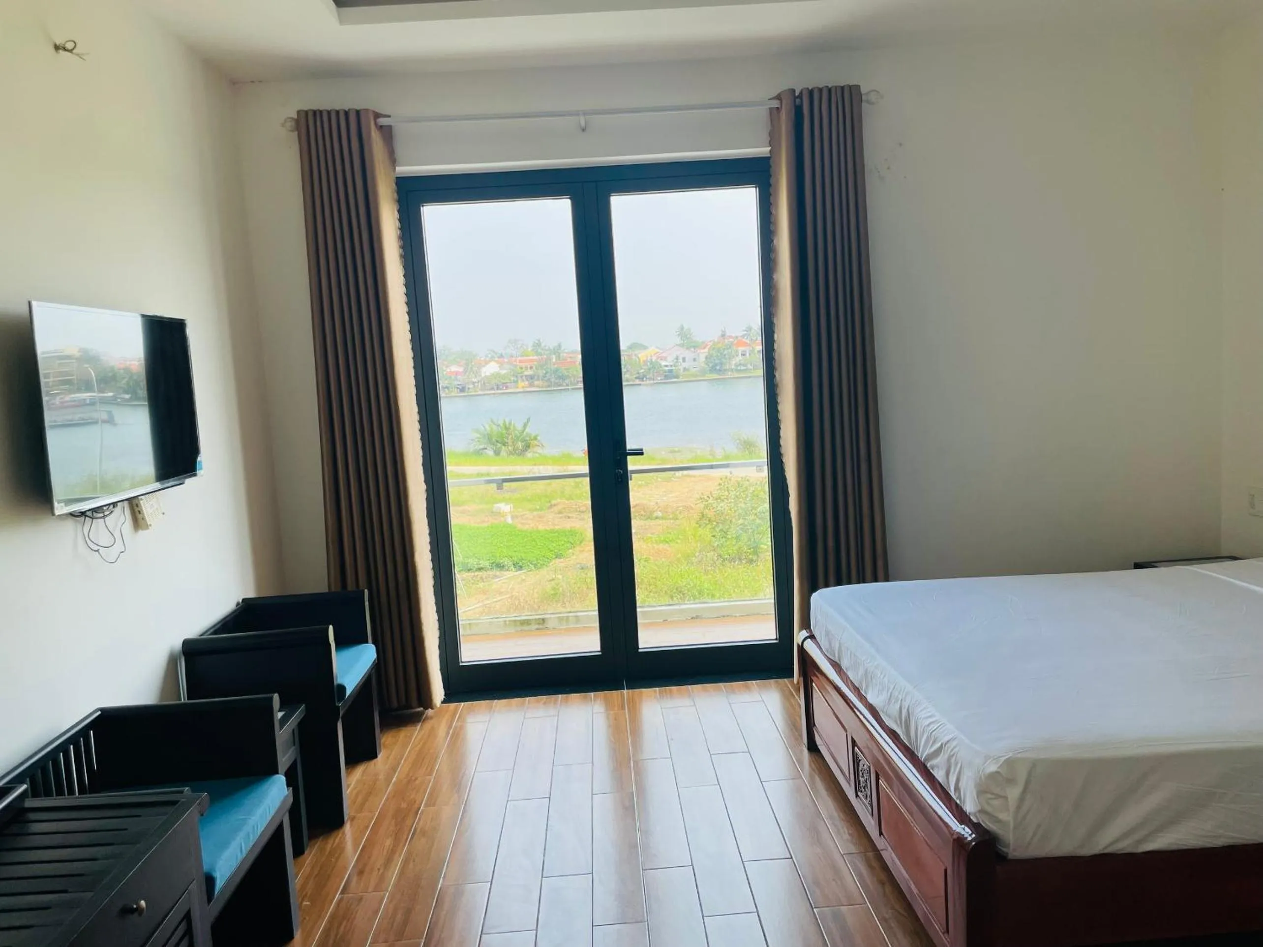 Photo of the whole room, Bed in Thuong Da Riverside Homestay