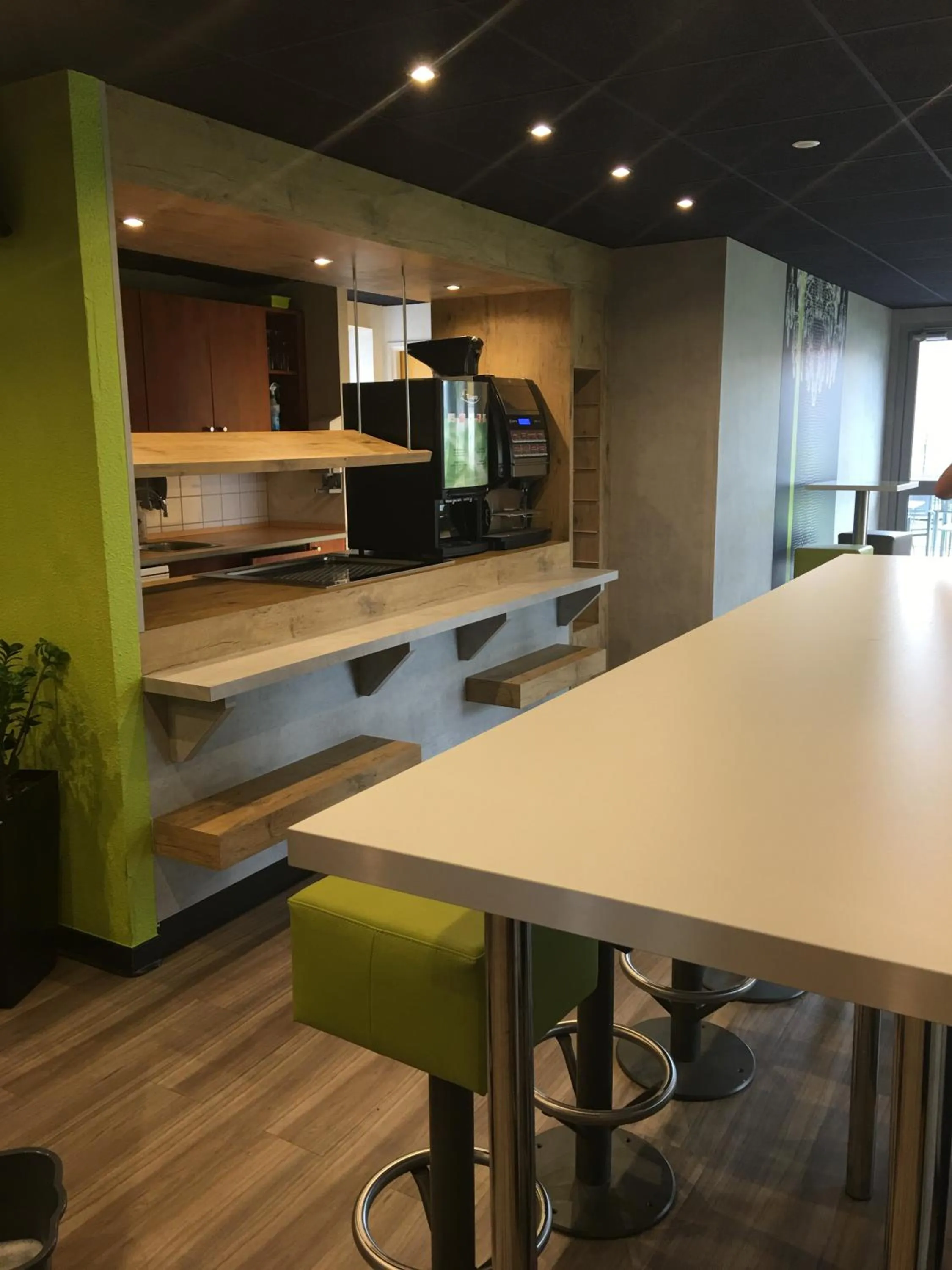 Dining area in ibis budget Metz Technopole