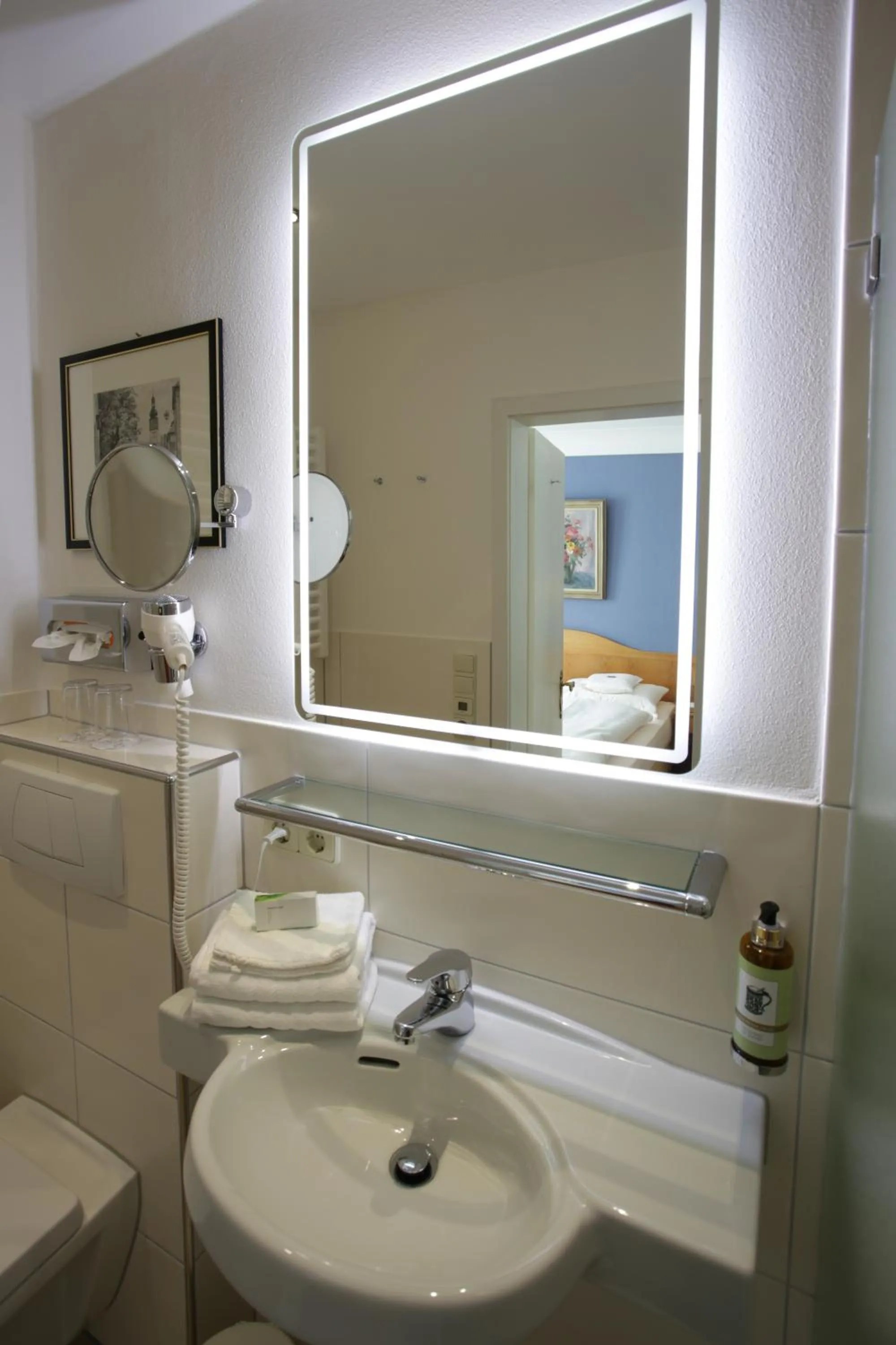 Bathroom in Hotel Brauereigasthof Landwehr-Bräu