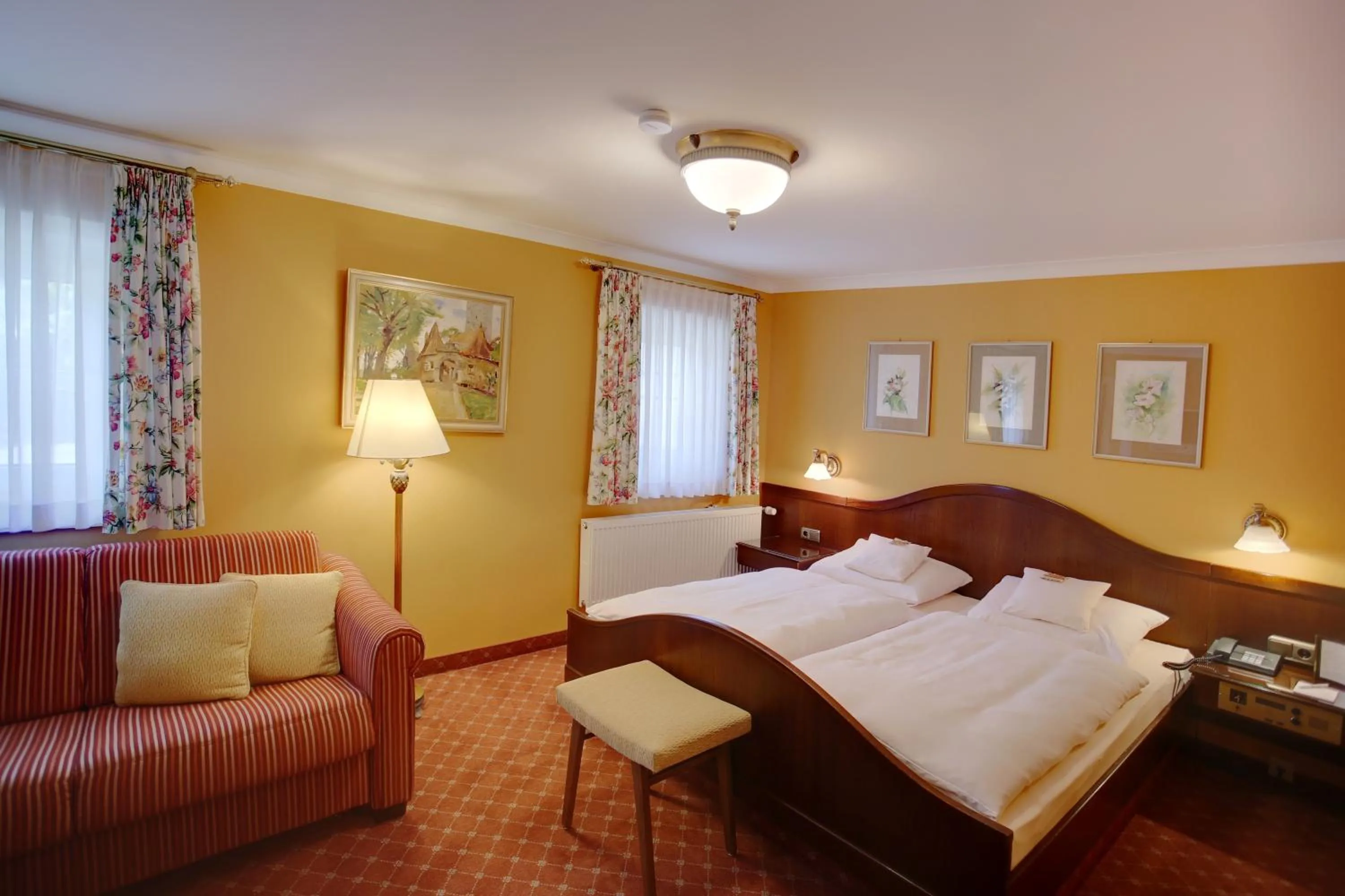 Photo of the whole room, Bed in Hotel Brauereigasthof Landwehr-Bräu