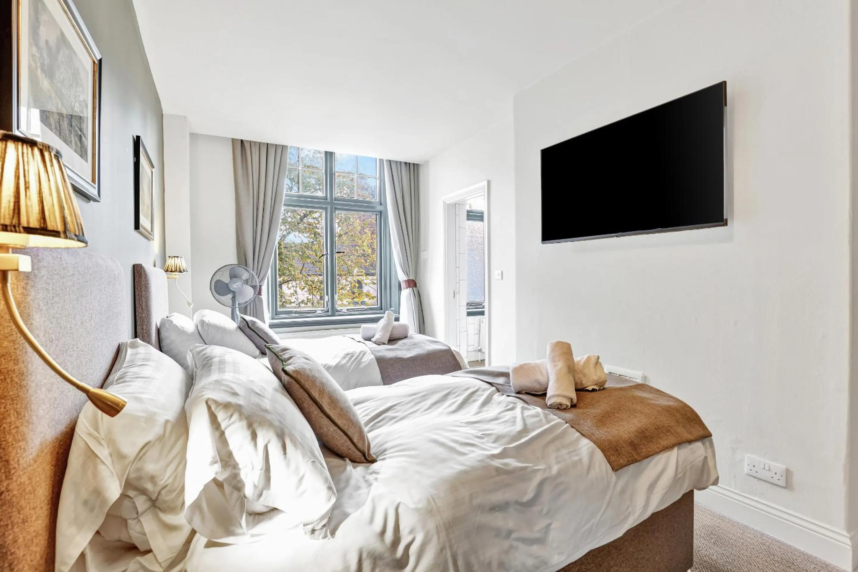 Bedroom, Bed in The Lambton Arms