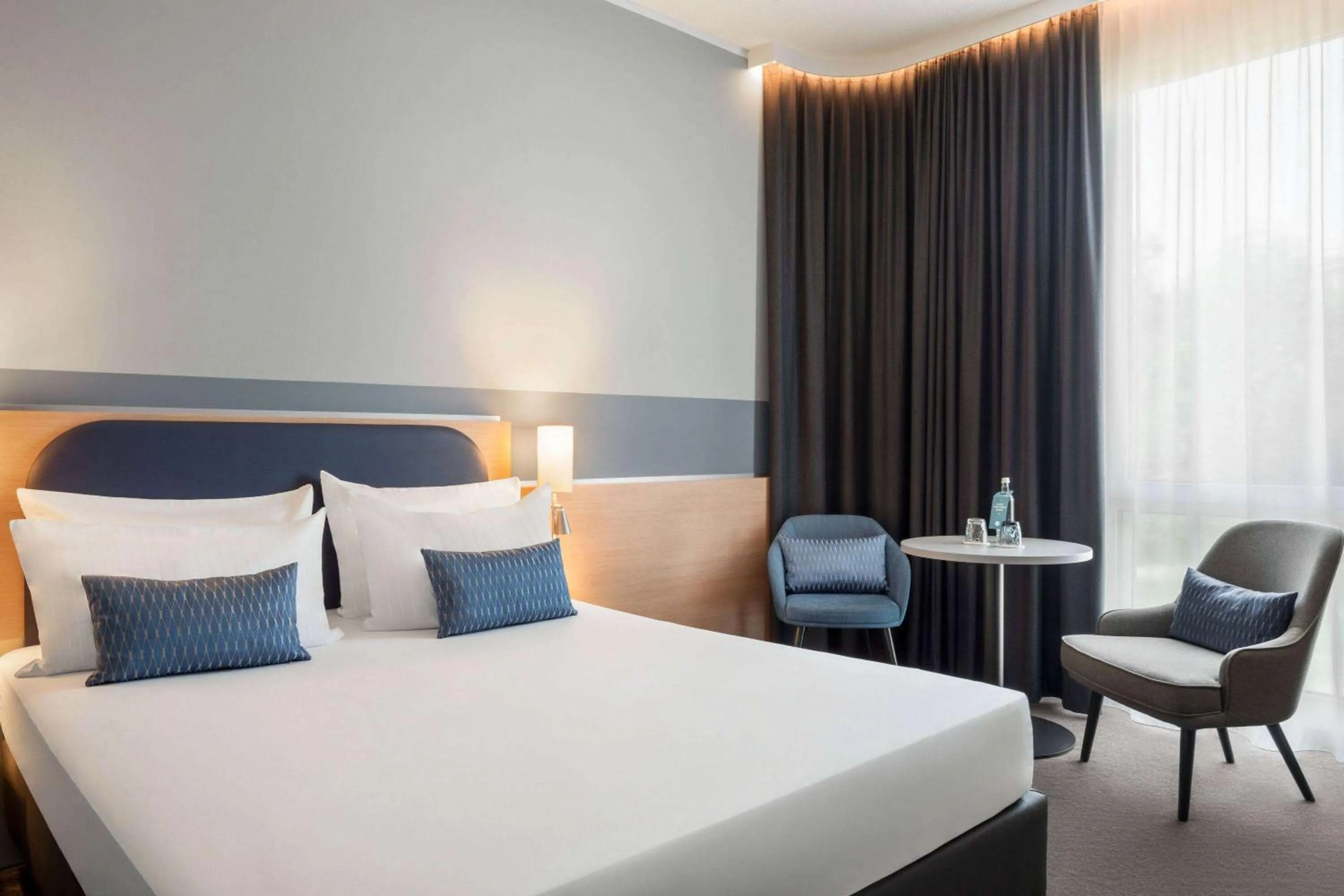 Photo of the whole room, Bed in Vienna House Easy by Wyndham Frankfurt Airport