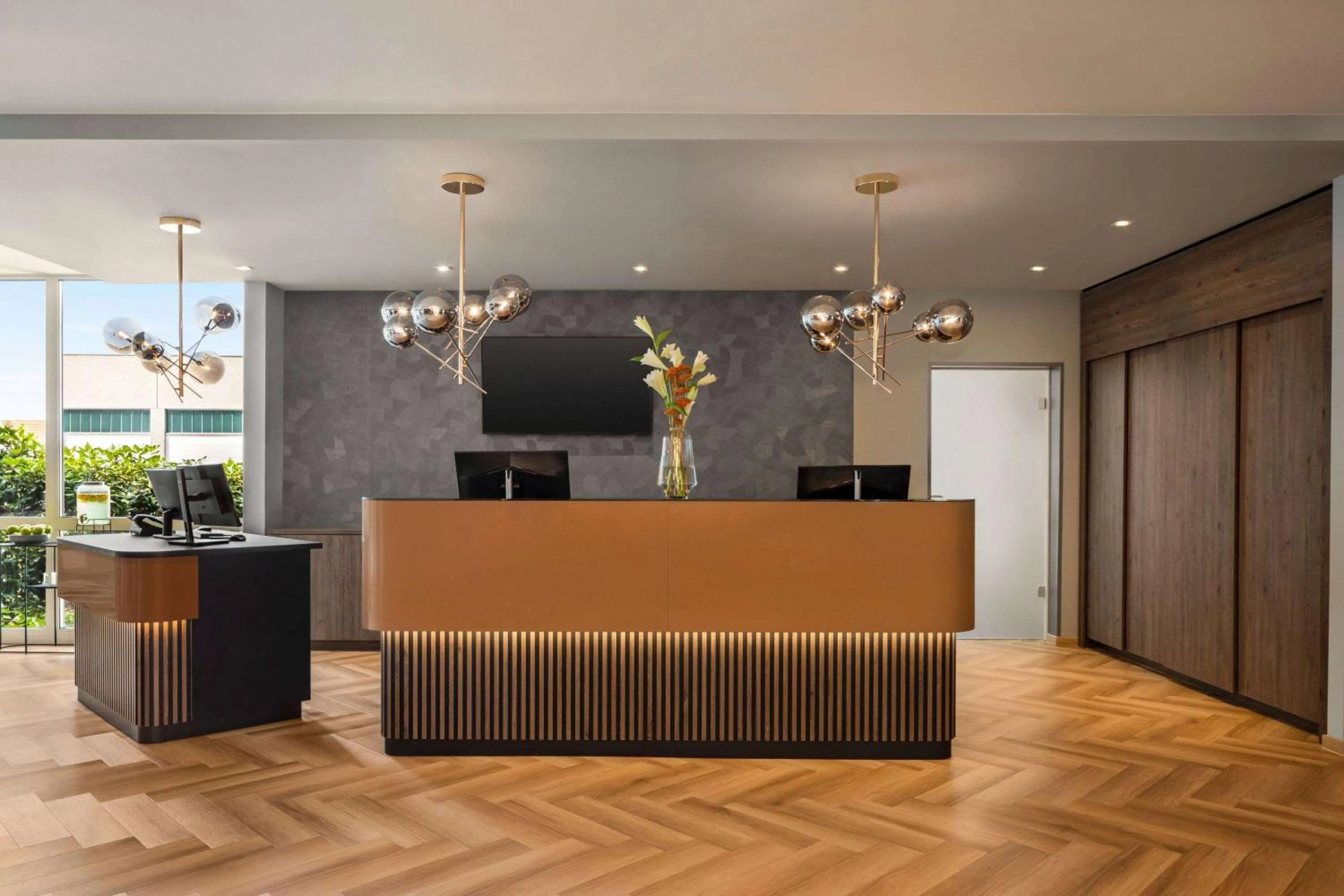 Lobby or reception in Vienna House Easy by Wyndham Frankfurt Airport
