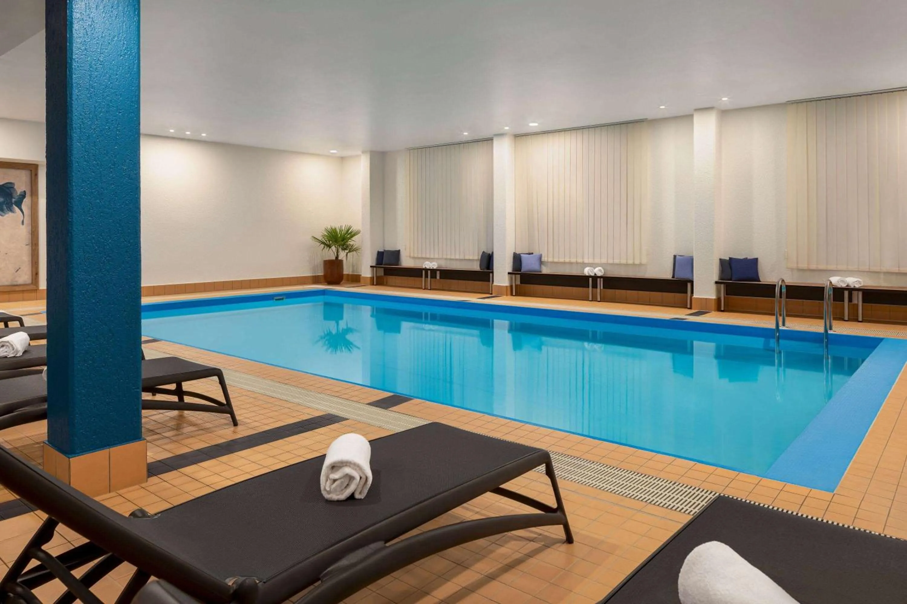 Swimming pool in Vienna House Easy by Wyndham Frankfurt Airport