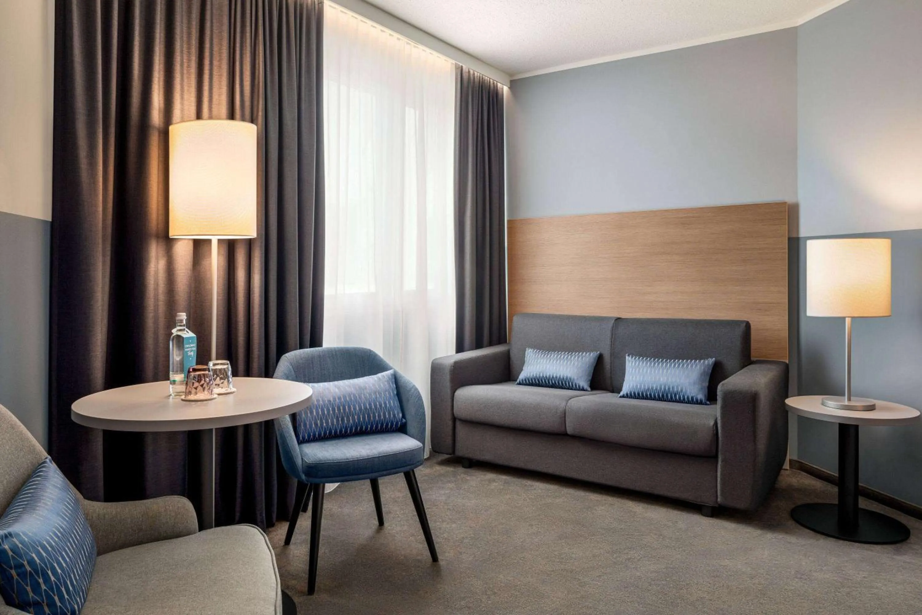 Photo of the whole room in Vienna House Easy by Wyndham Frankfurt Airport