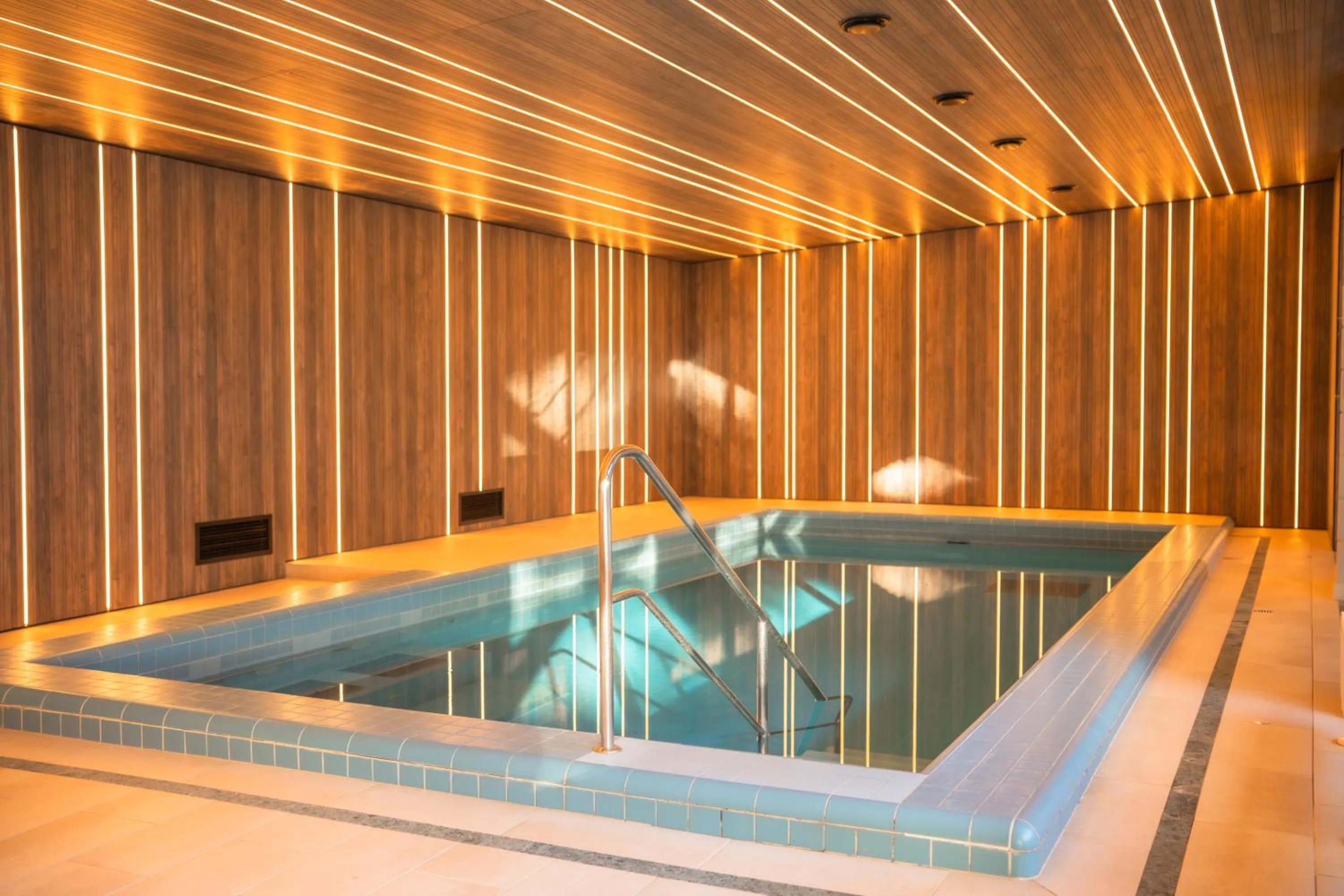 Swimming pool in MONDI Resort und Chalet Oberstaufen