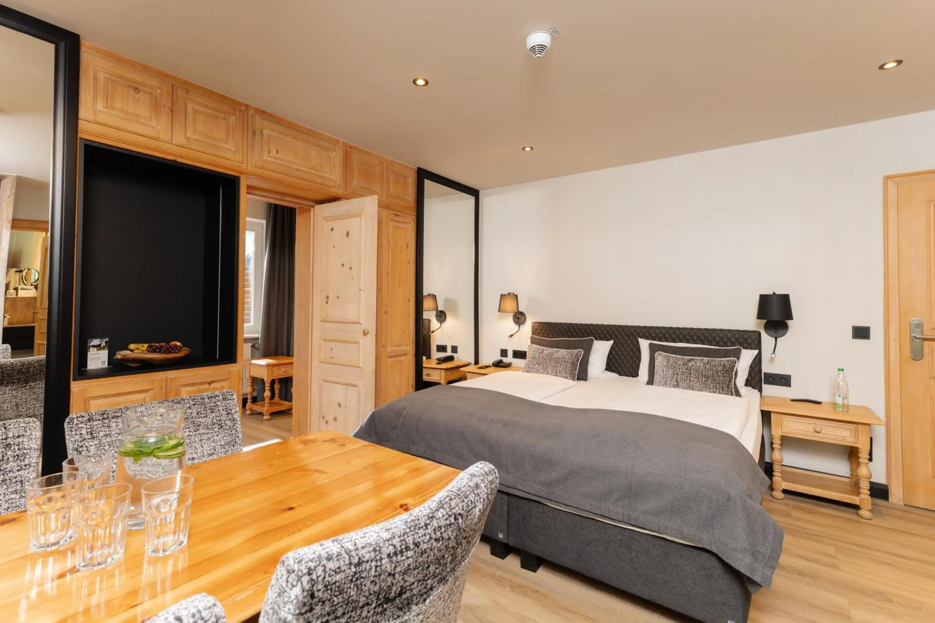 Photo of the whole room, Bed in MONDI Resort und Chalet Oberstaufen