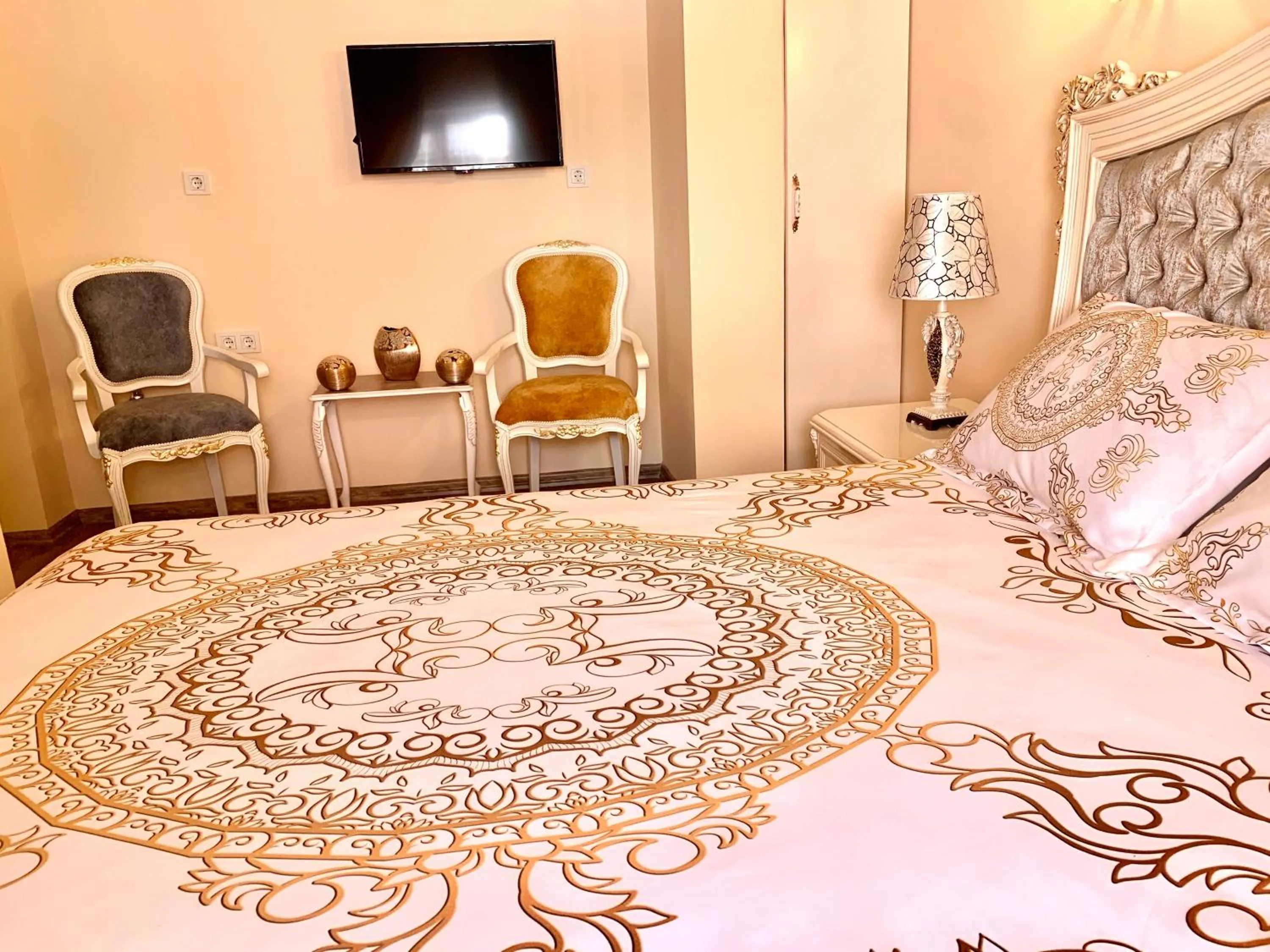 Bed in Fatma Sultan Oldtown Konak & Restaurant