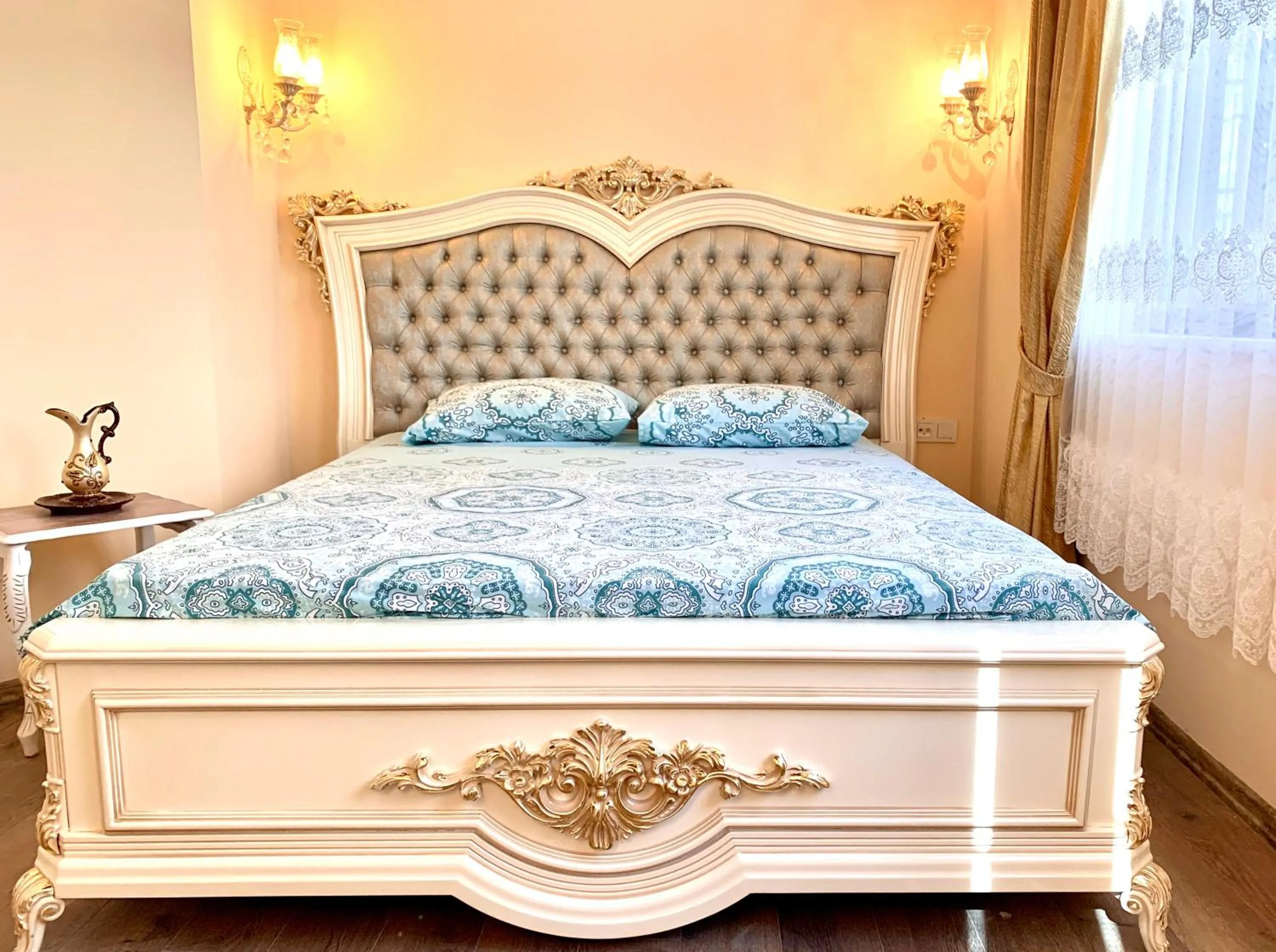 Bed in Fatma Sultan Oldtown Konak & Restaurant