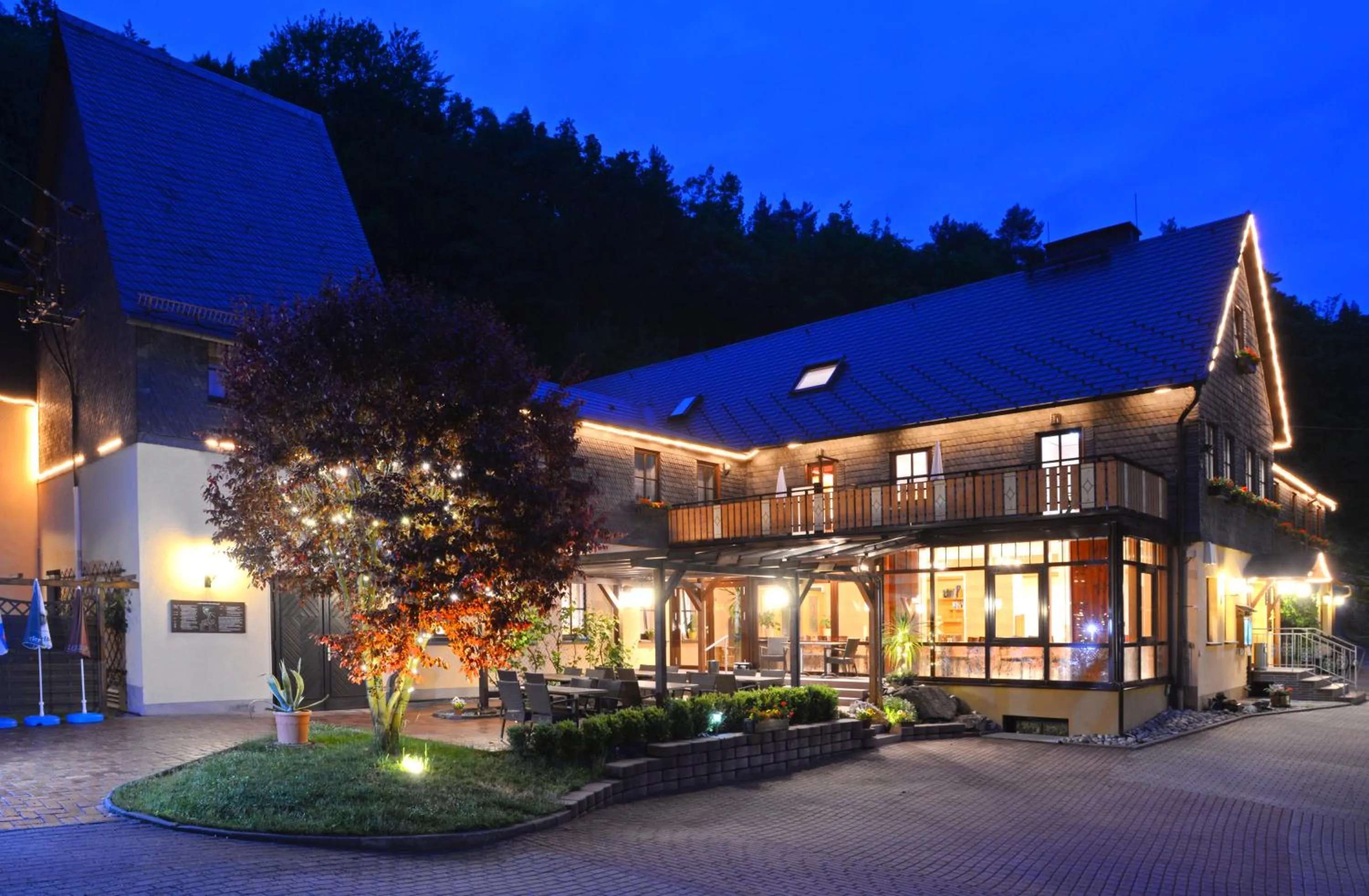 Facade/entrance in Flair-Waldhotel Mellestollen