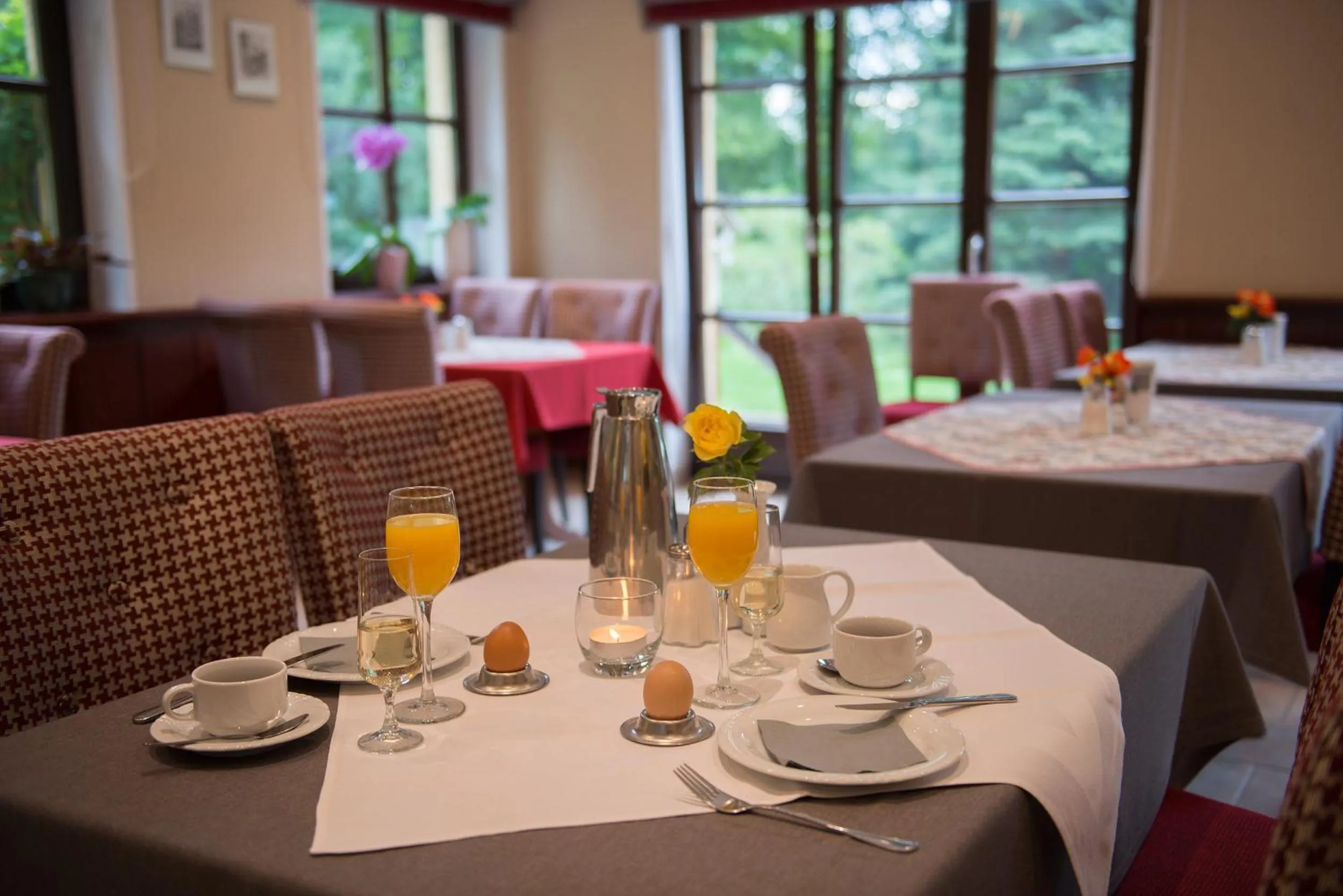 Restaurant/places to eat in Flair-Waldhotel Mellestollen