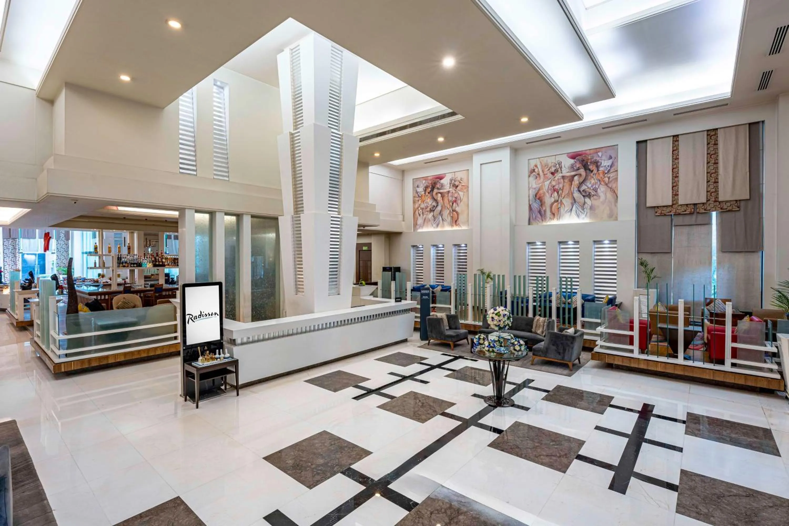 Lobby or reception in Radisson Noida