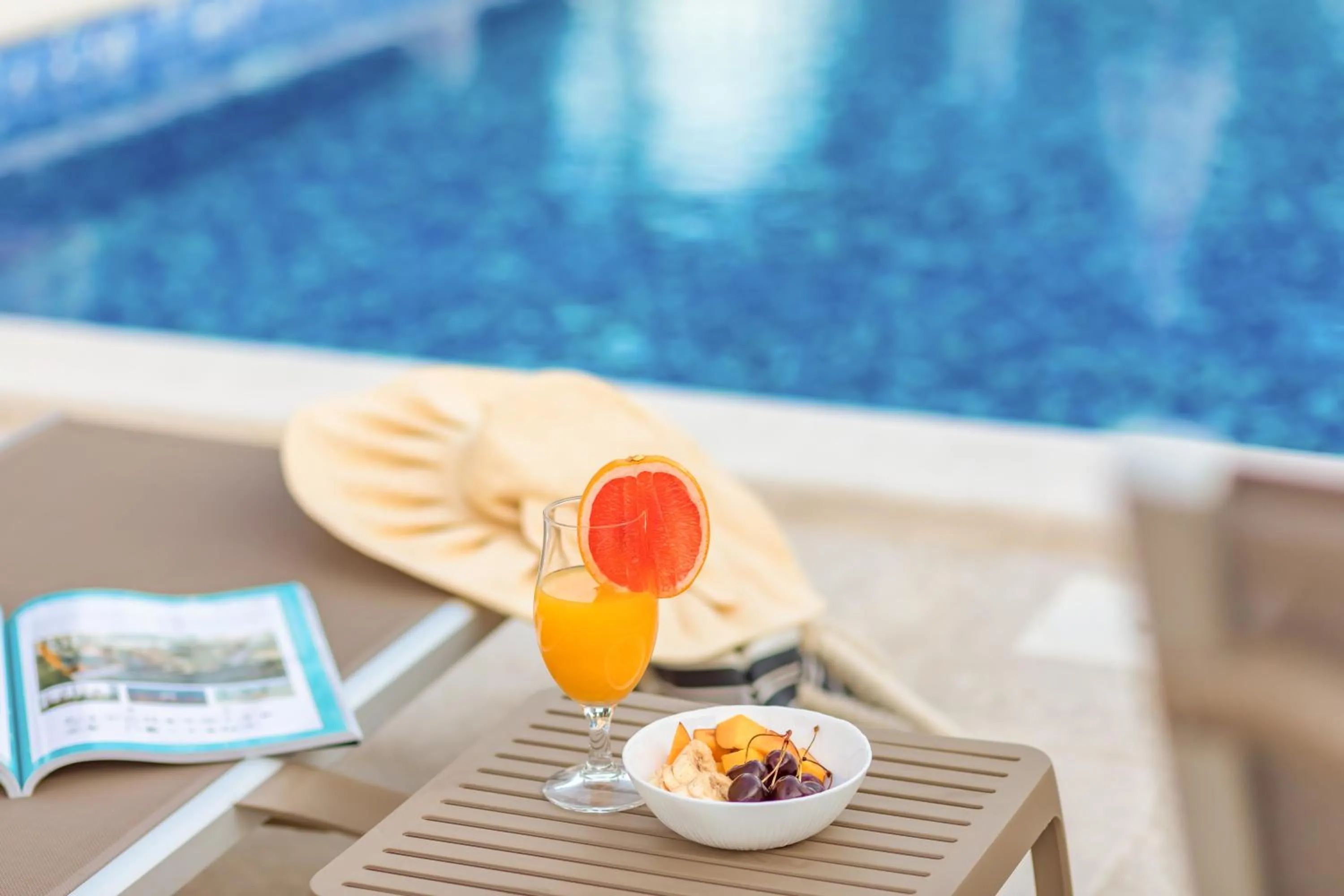 Swimming pool in Luxury Apartments Queen