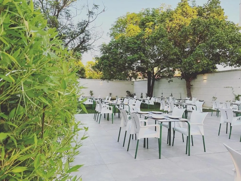 Restaurant/places to eat in Hotel Gran Sol De Extremadura