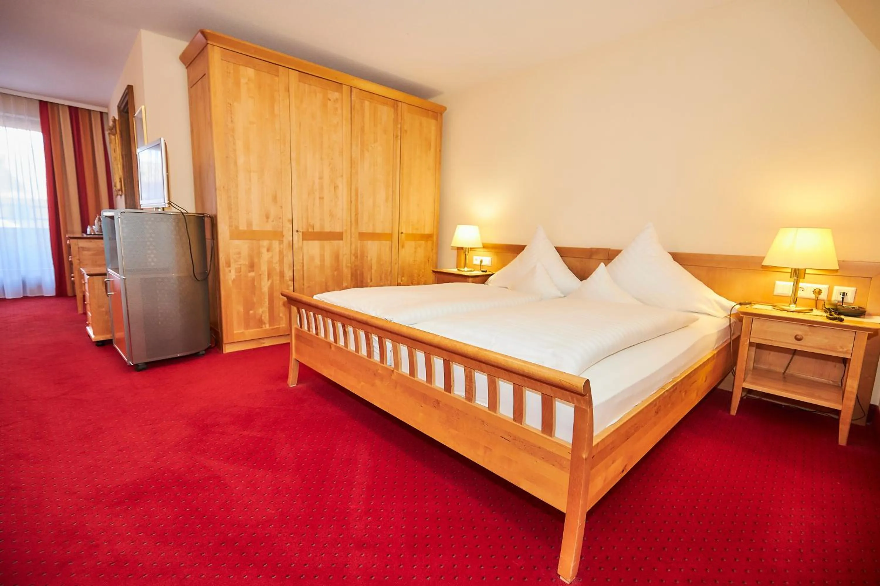 Bed in Flair Hotel Weinstube Lochner