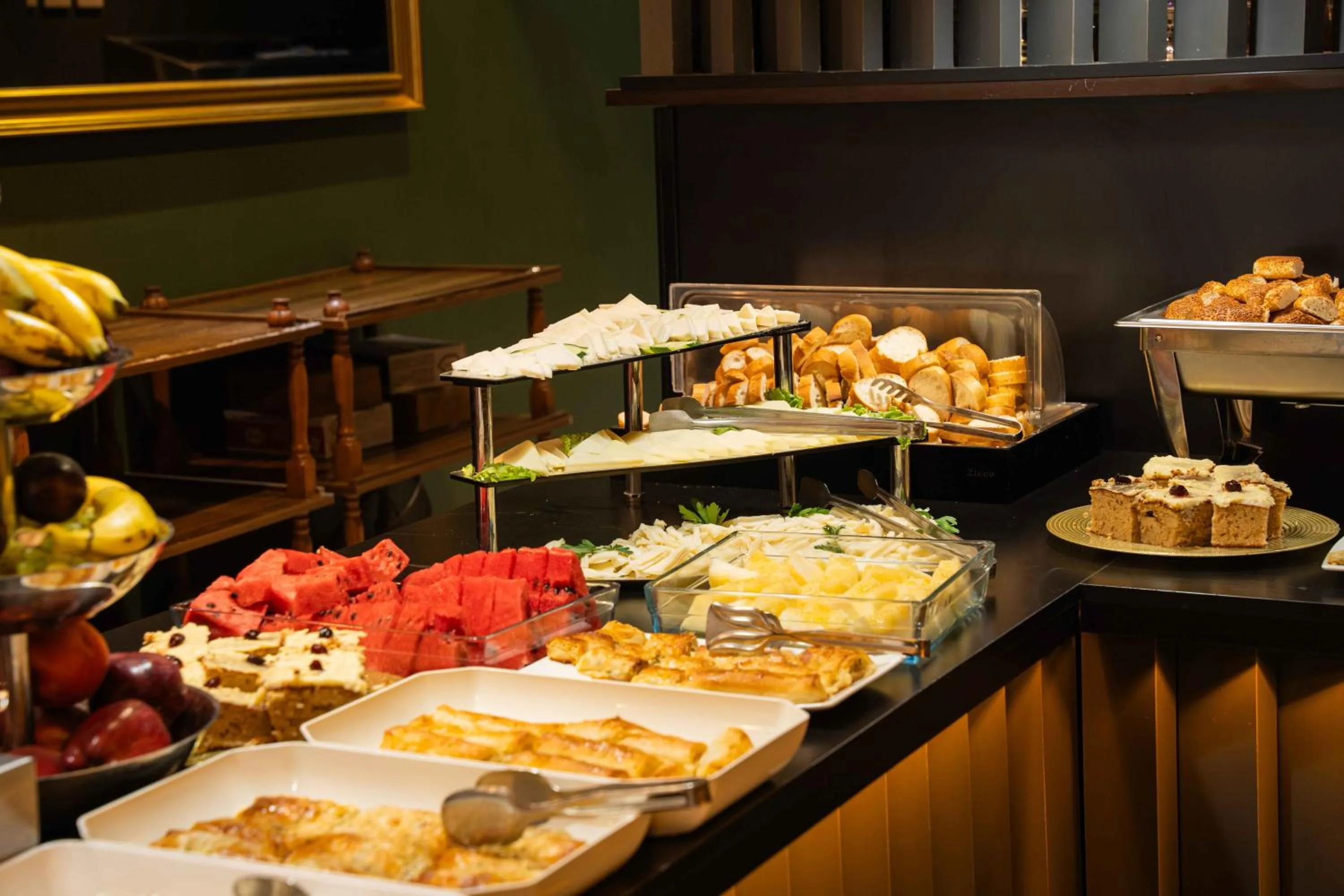 Buffet breakfast in Boris Hotel Beylikdüzü