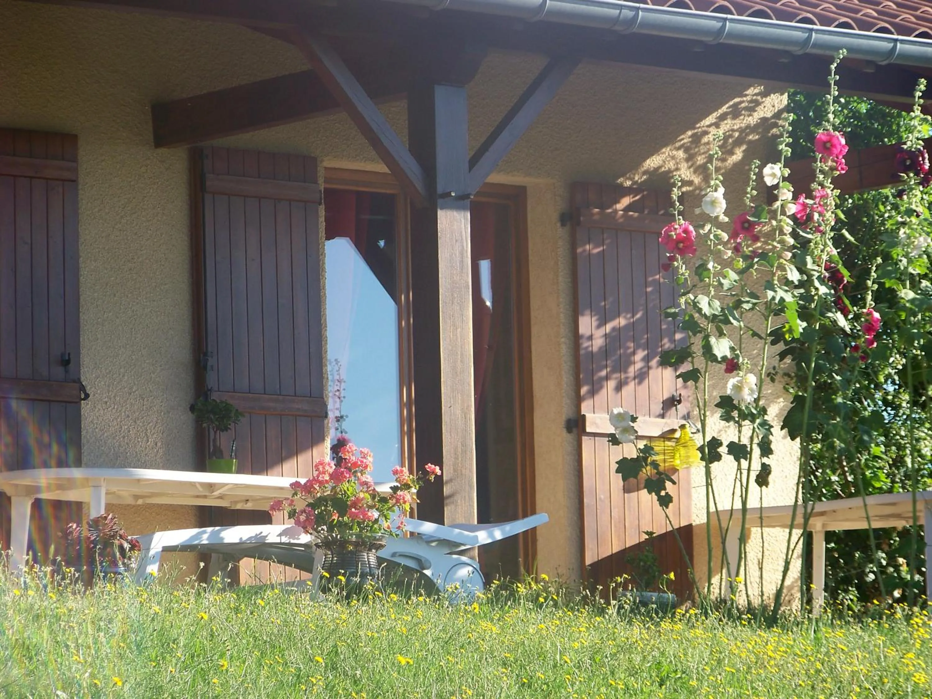 Property building in Croix Blanche