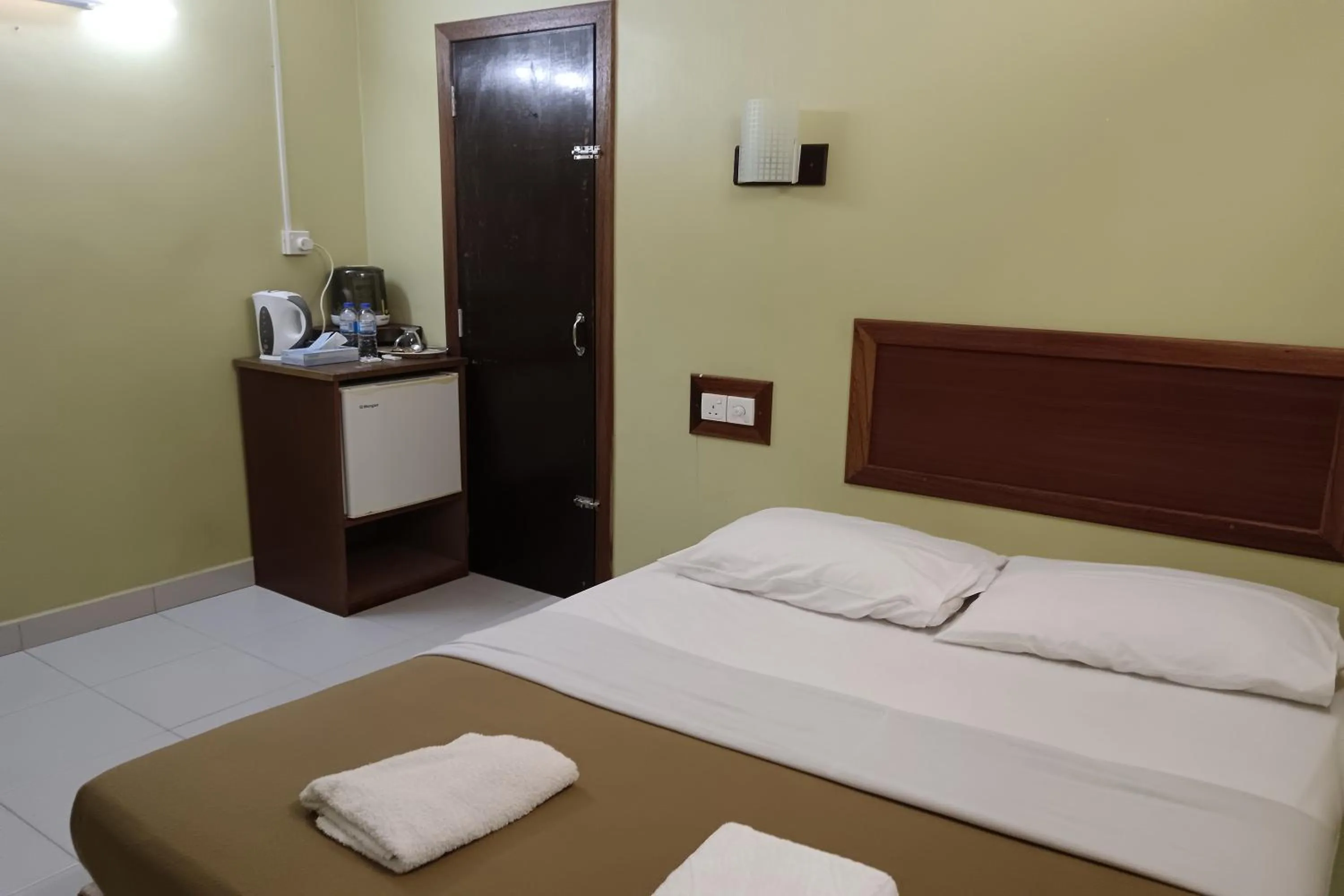 Bed in Fins Hotel, Alor Setar