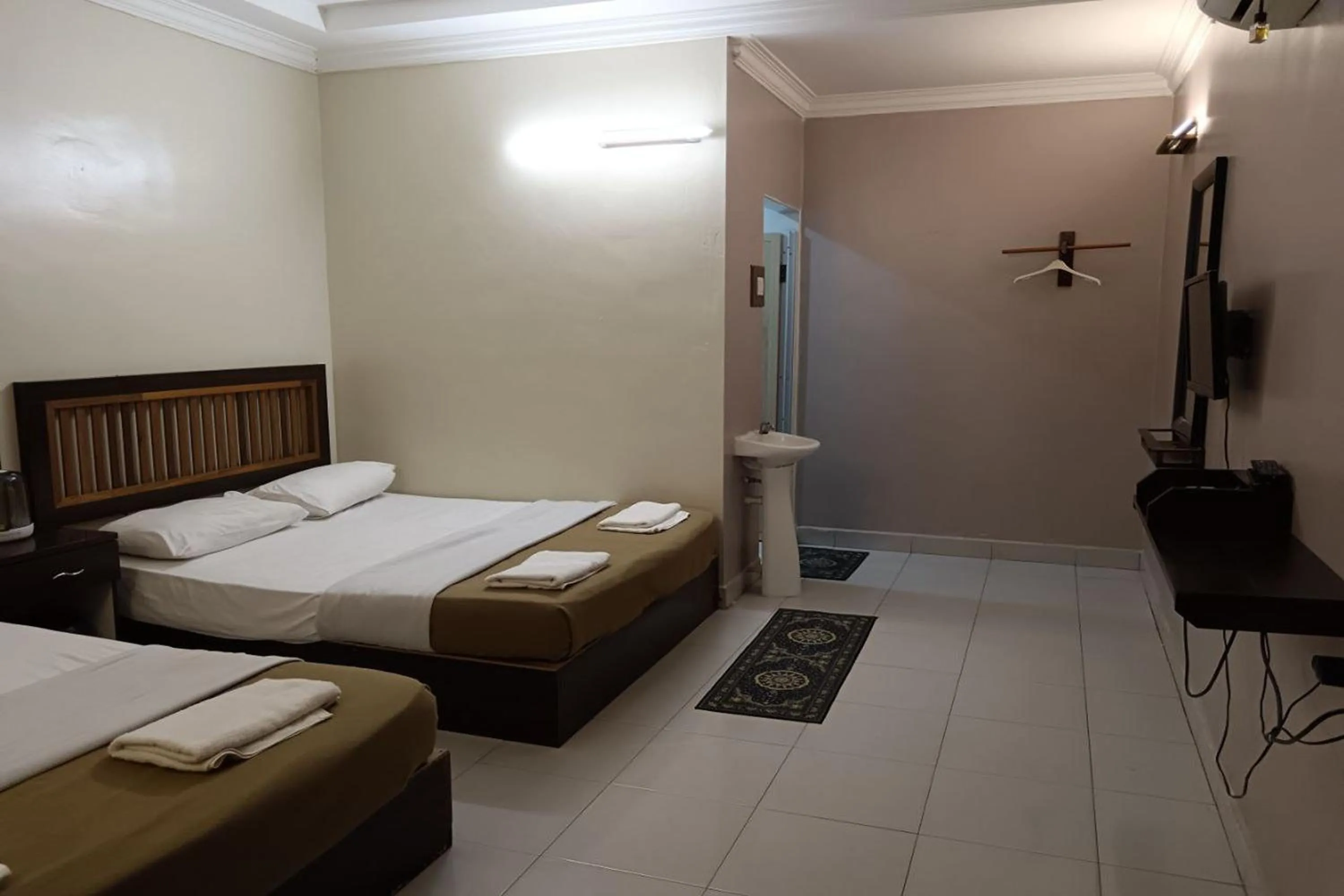 Bedroom, Bed in Fins Hotel, Alor Setar