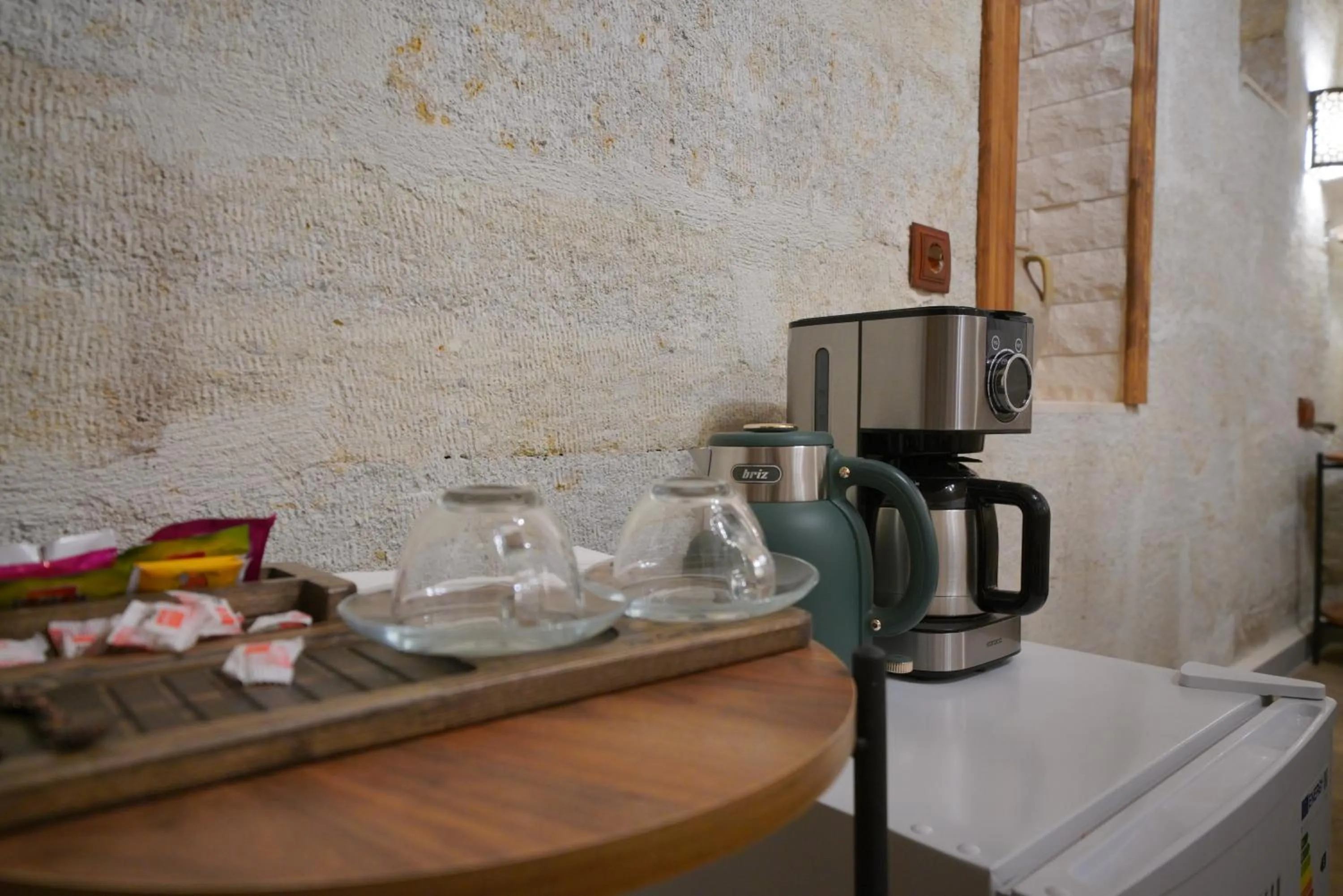 Coffee/tea facilities in View Cave Hotel