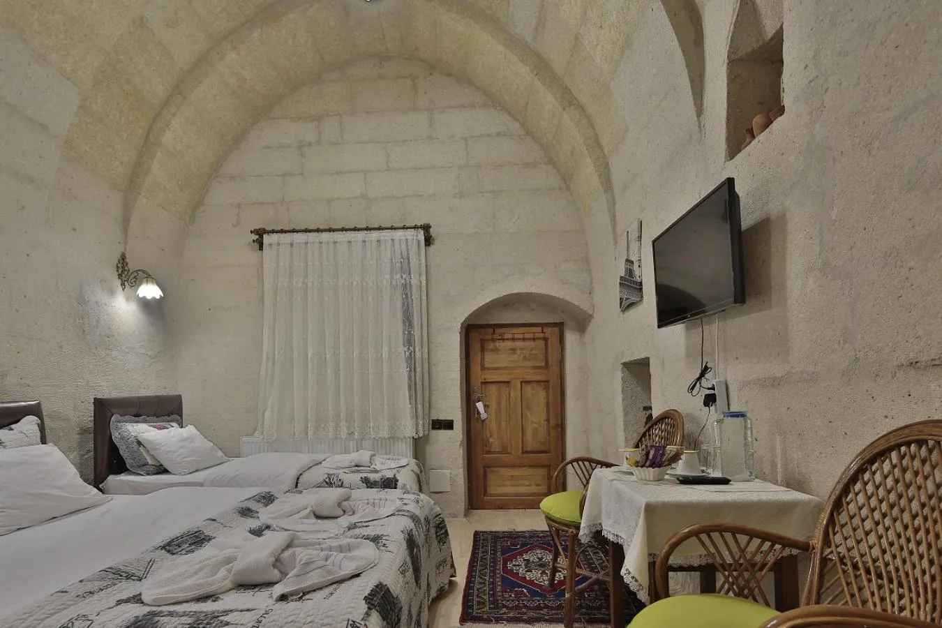 Night, Bed in View Cave Hotel