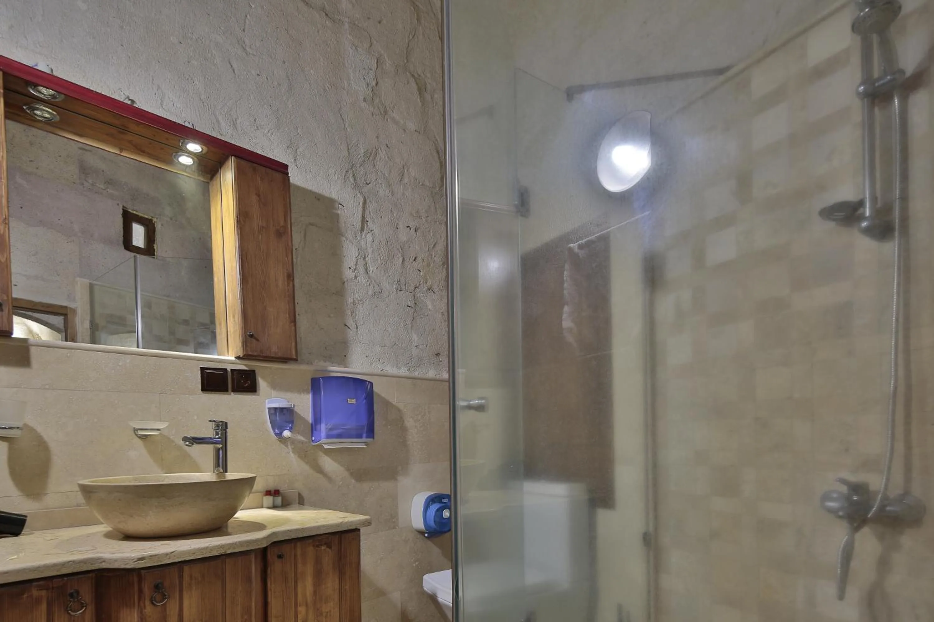 Shower in View Cave Hotel