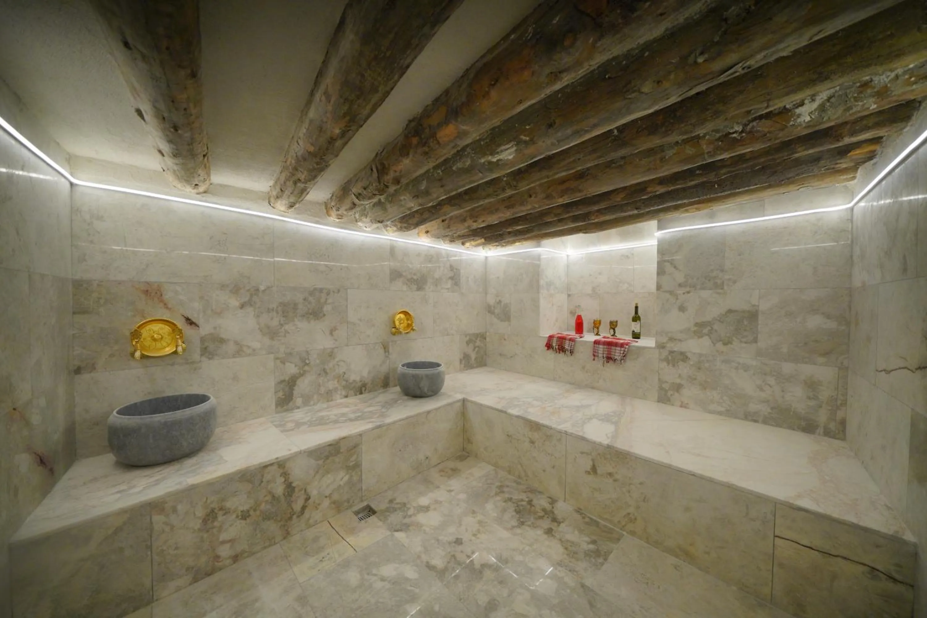 Public Bath in View Cave Hotel