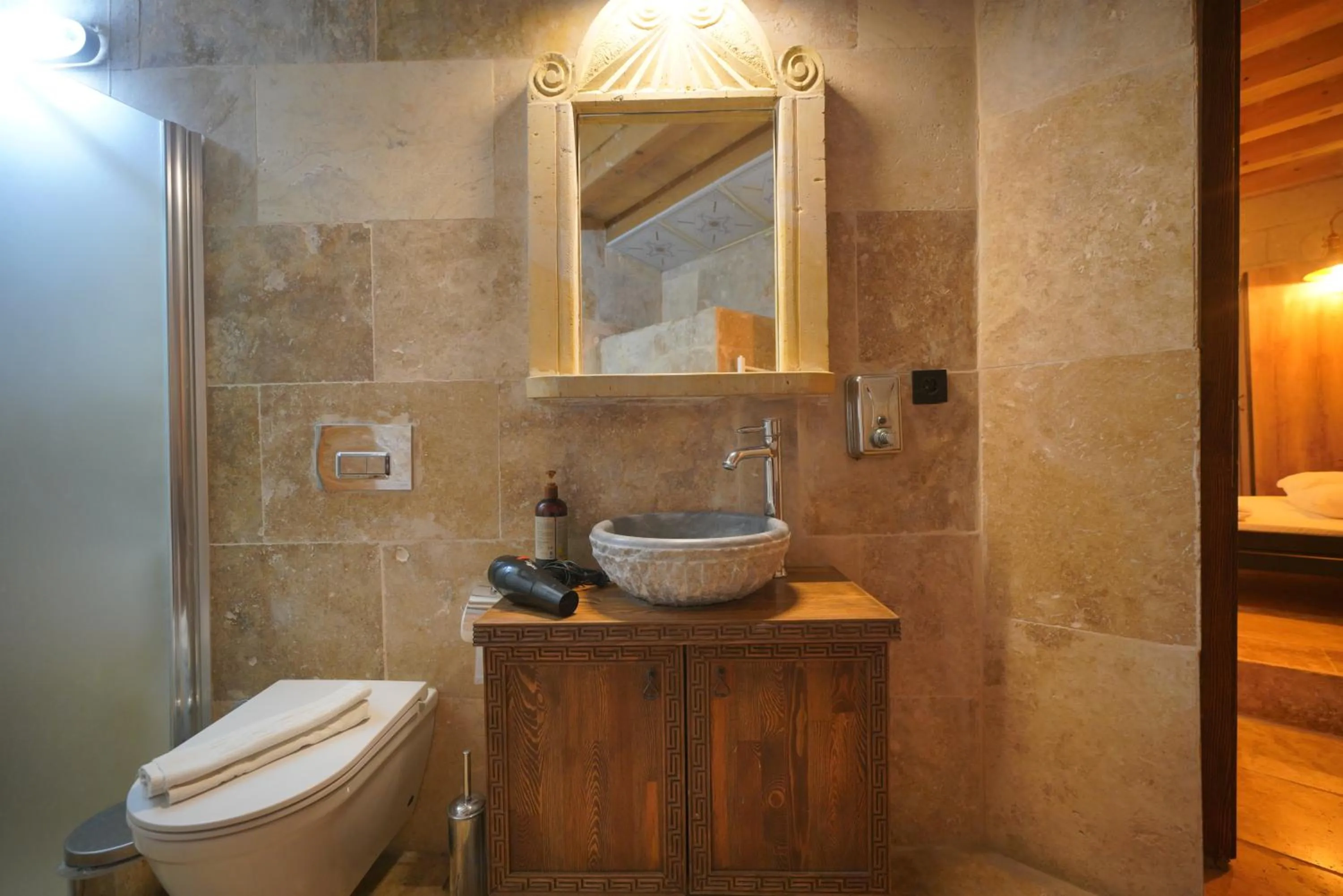 Shower in View Cave Hotel