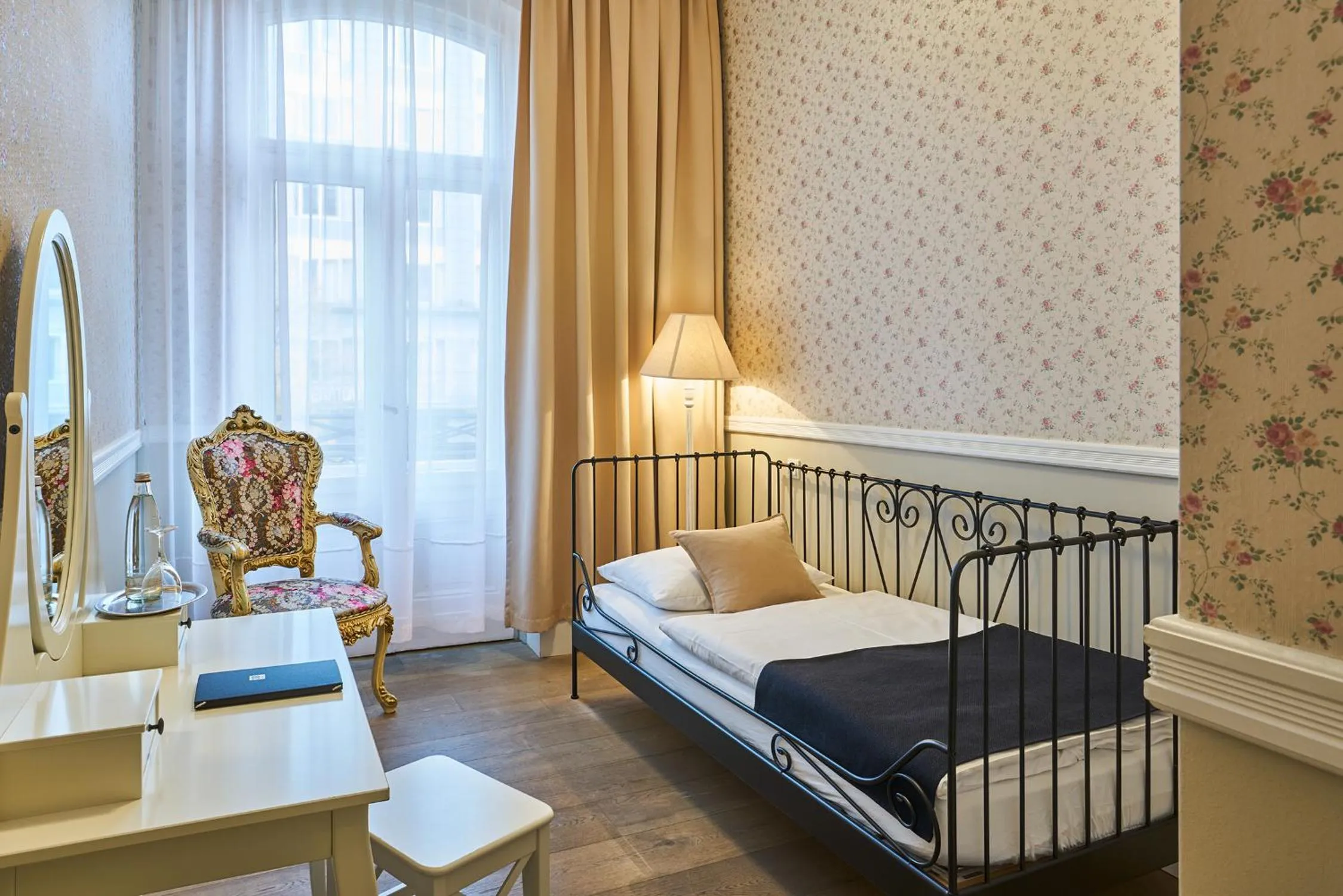 Bedroom, Bed in Hotel 38