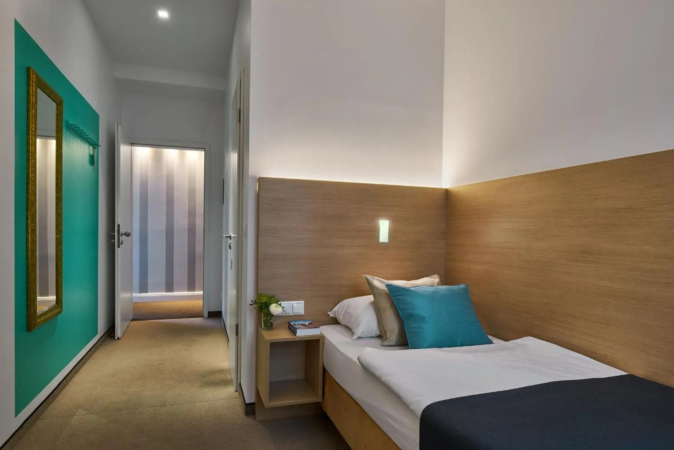 Single Room in Hotel 38 Single Room in Hotel 38