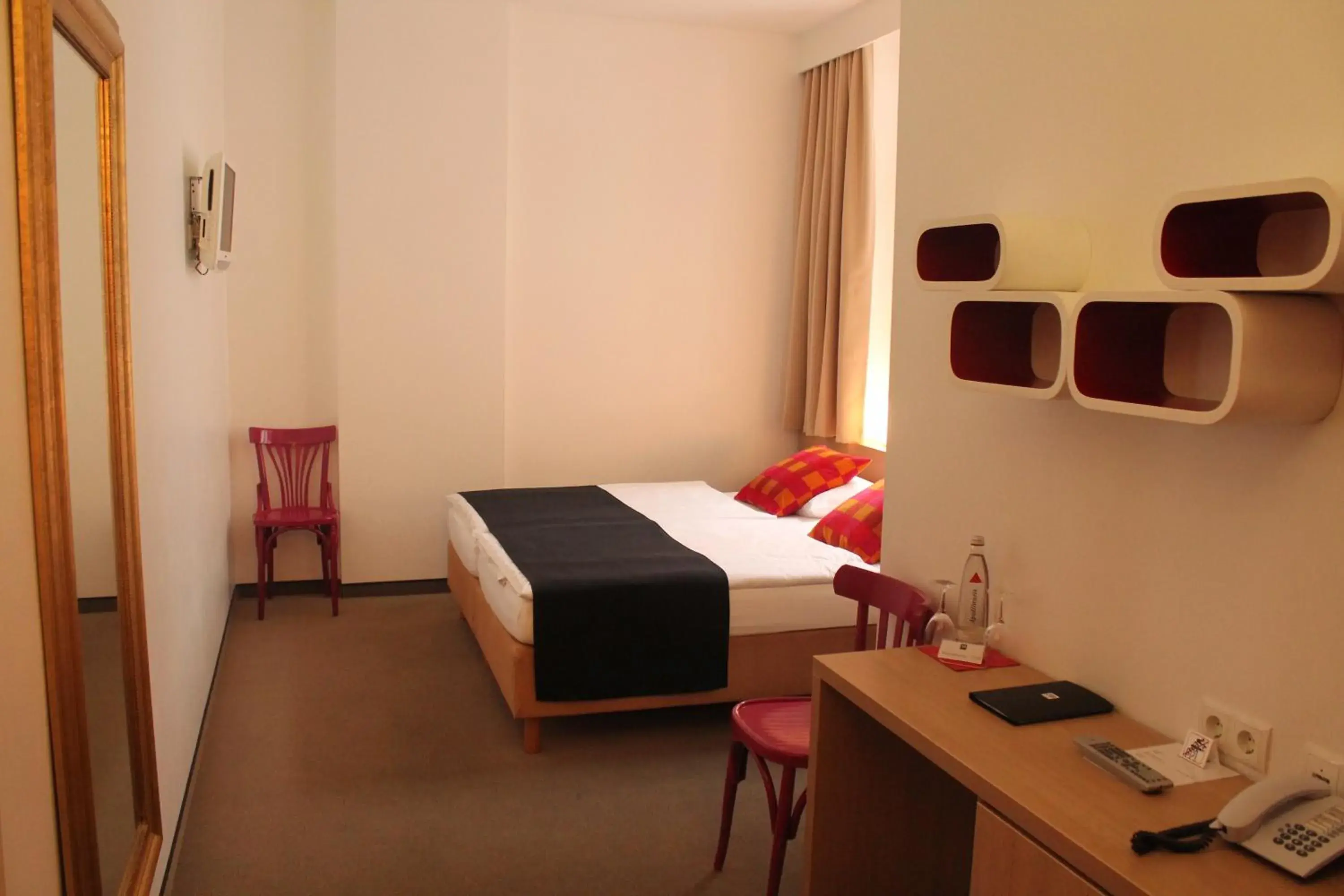 Double Room - single occupancy in Hotel 38 Double Room - single occupancy in Hotel 38