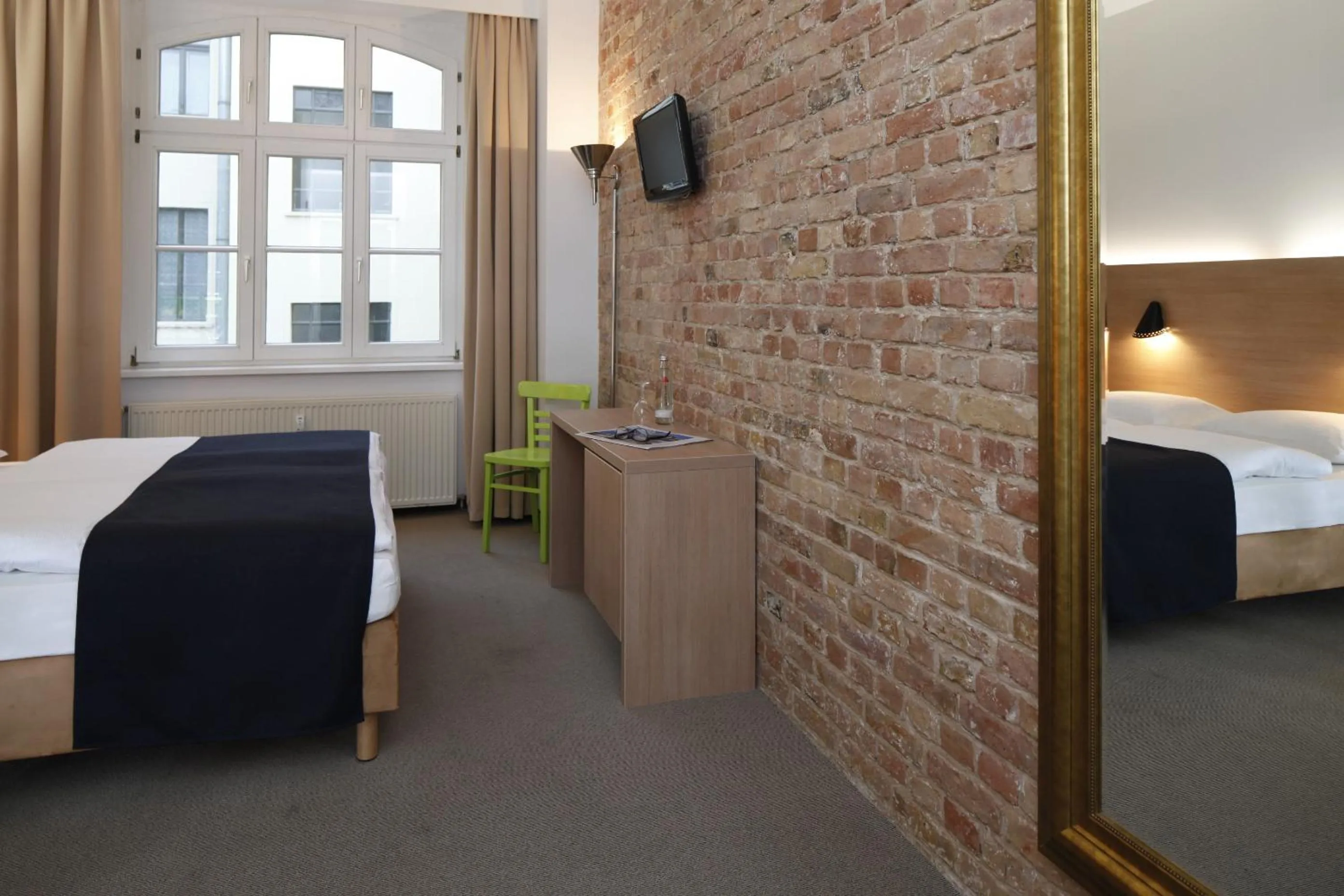 TV and multimedia, Bed in Hotel 38