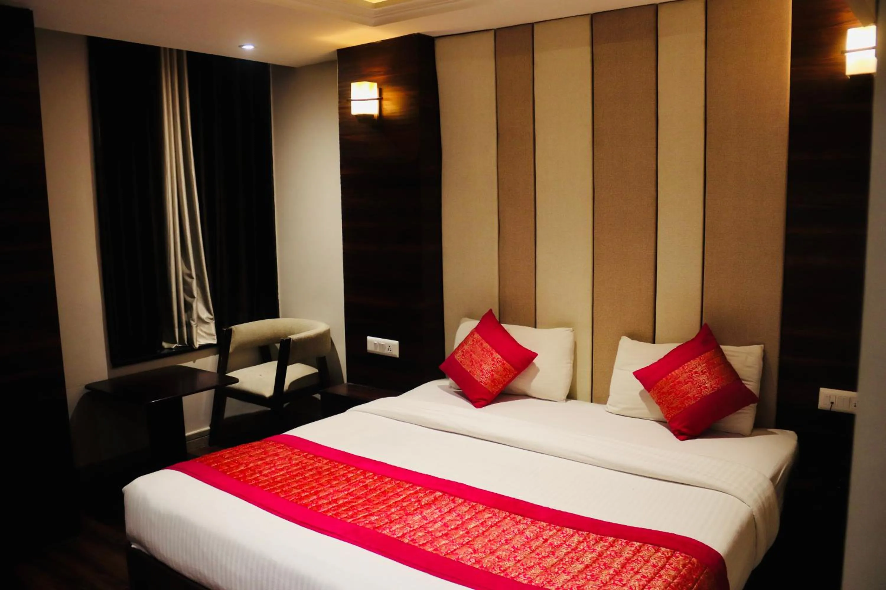 Bedroom, Bed in Hotel Magic Tree Karol Bagh Metro Station New Delhi