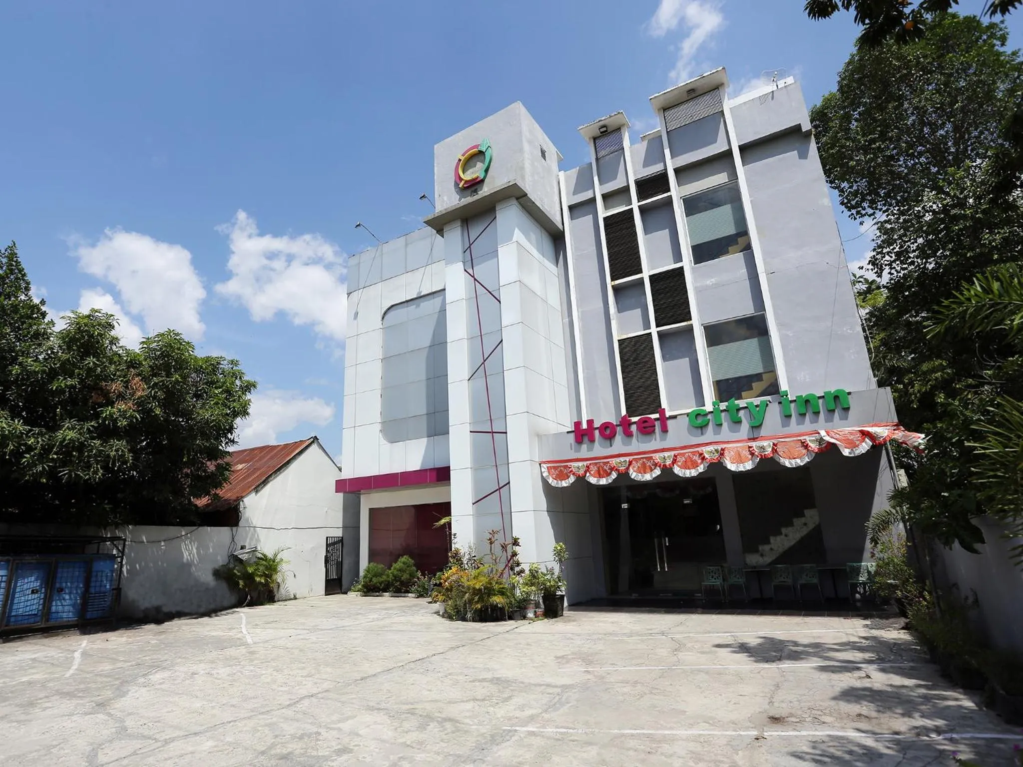 Property building in Sans Hotel City Inn Palangkaraya