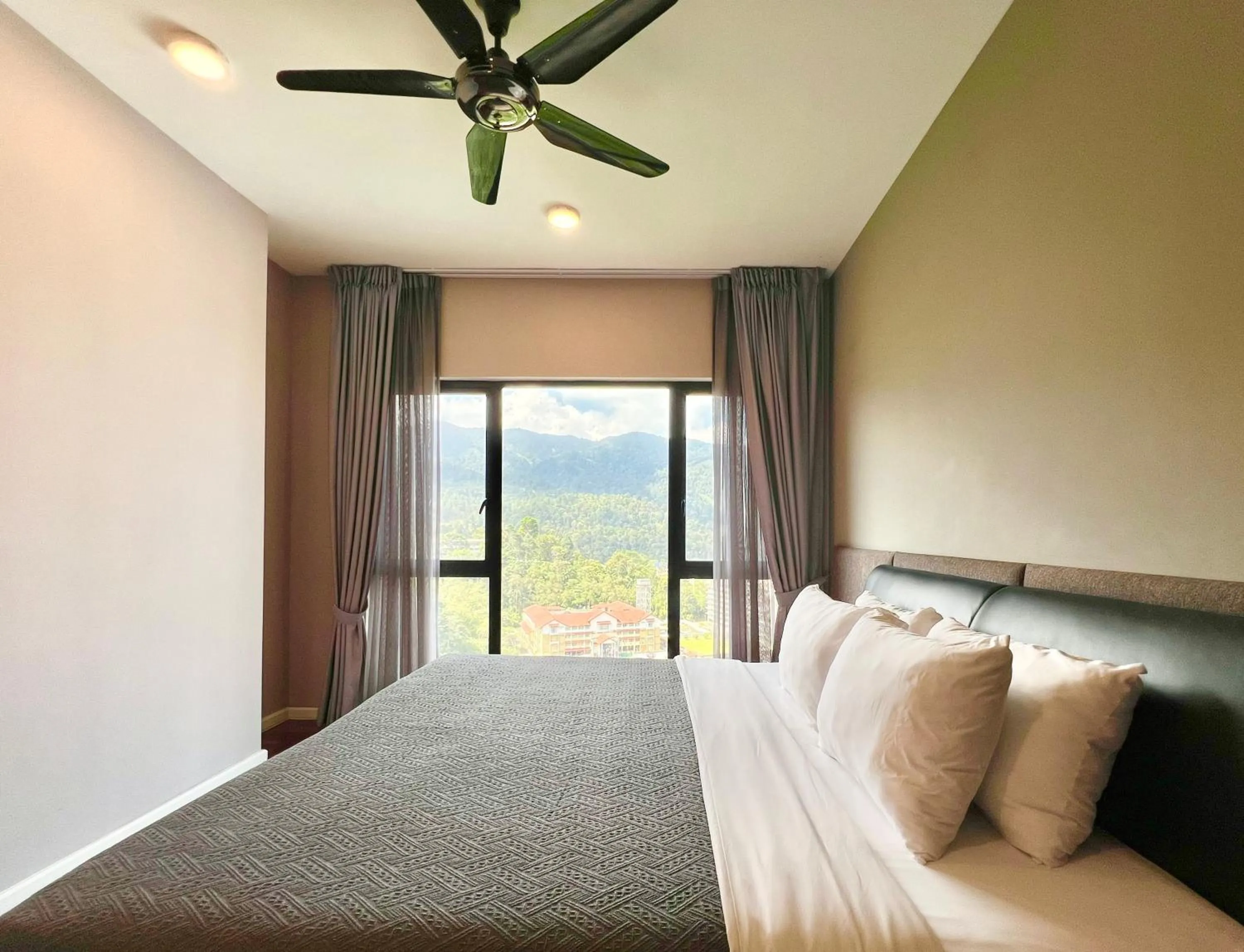 ELECTUS HOME at Vista Residences Genting - FREE WiFi & TV Box & Parking