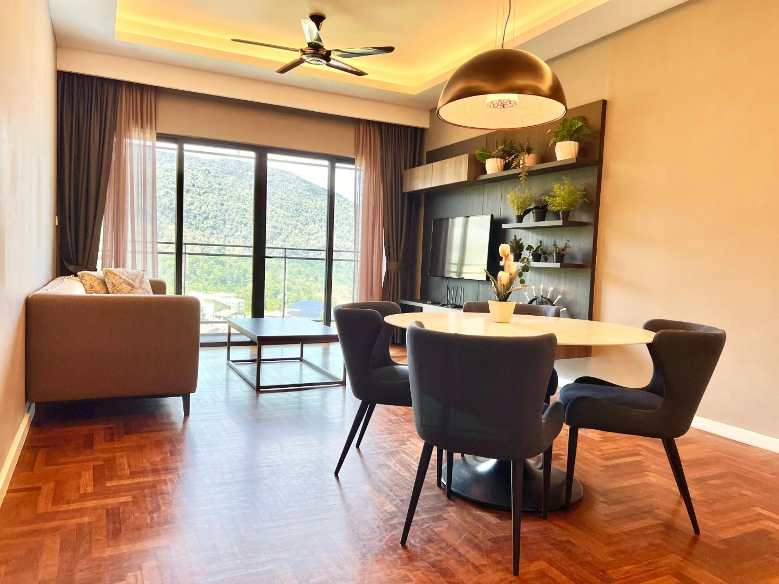 ELECTUS HOME at Vista Residences Genting - FREE WiFi & TV Box & Parking