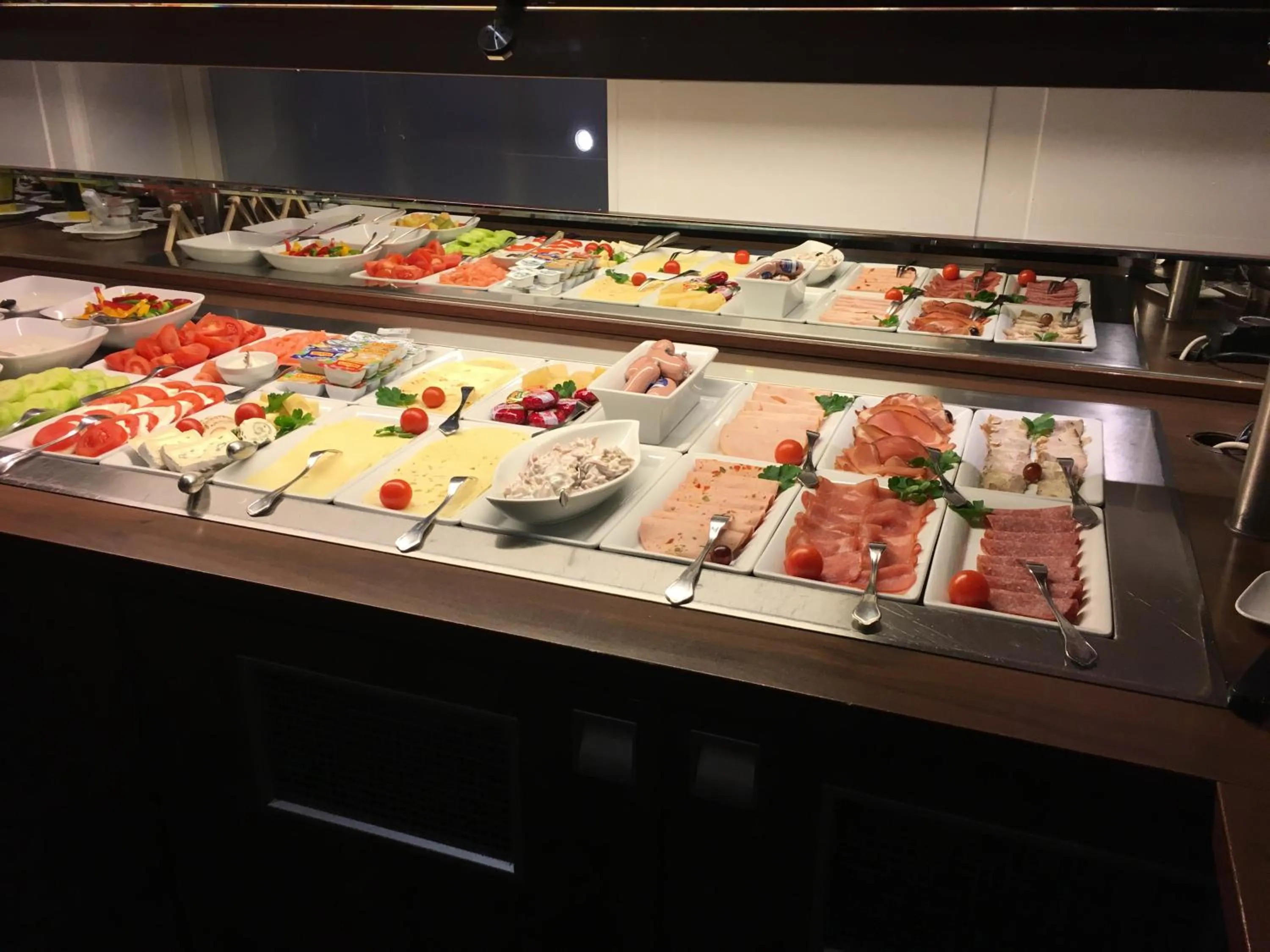 Buffet breakfast in Hotel Goldene Krone