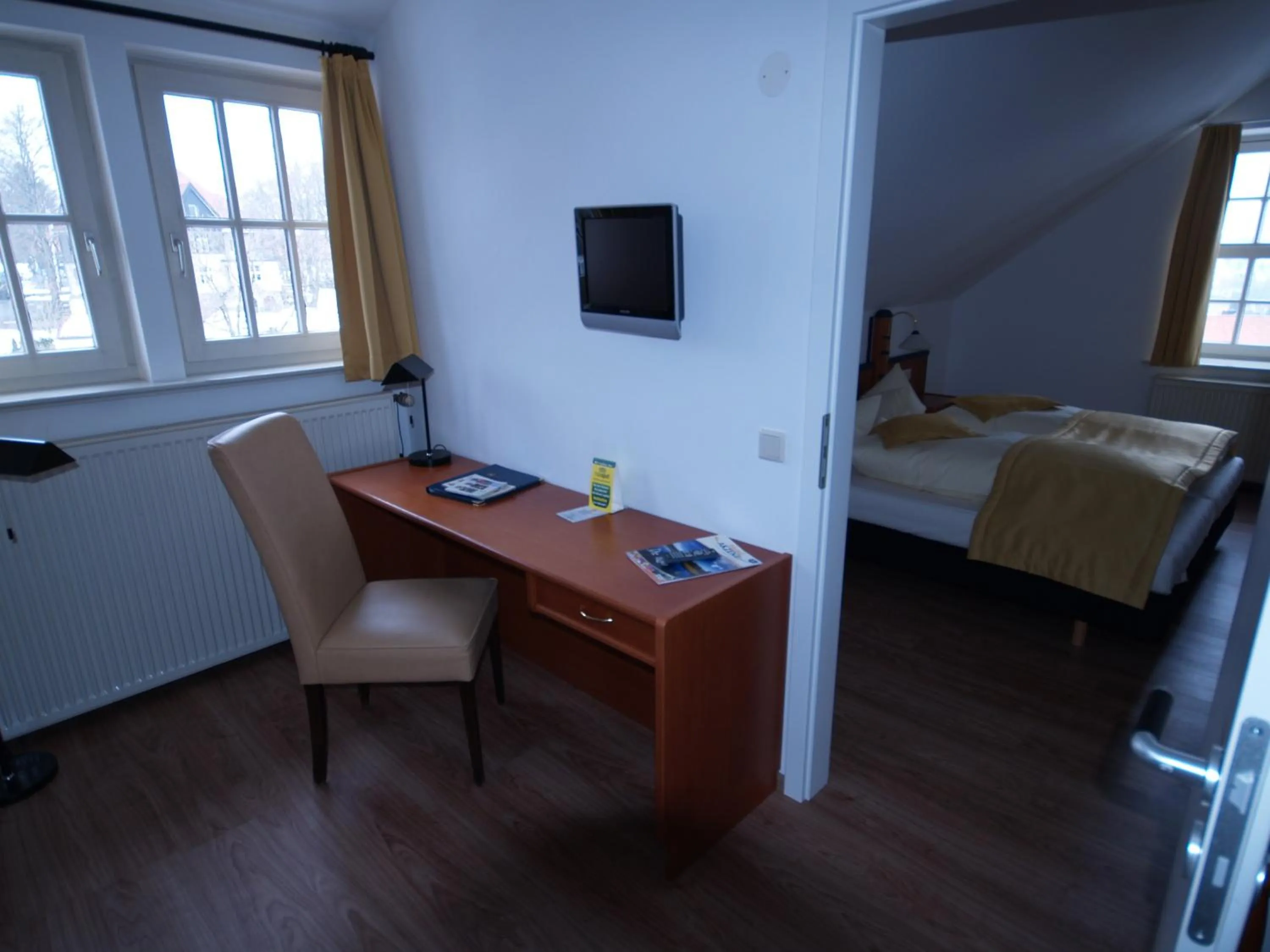 Photo of the whole room, Bed in Hotel Goldene Krone