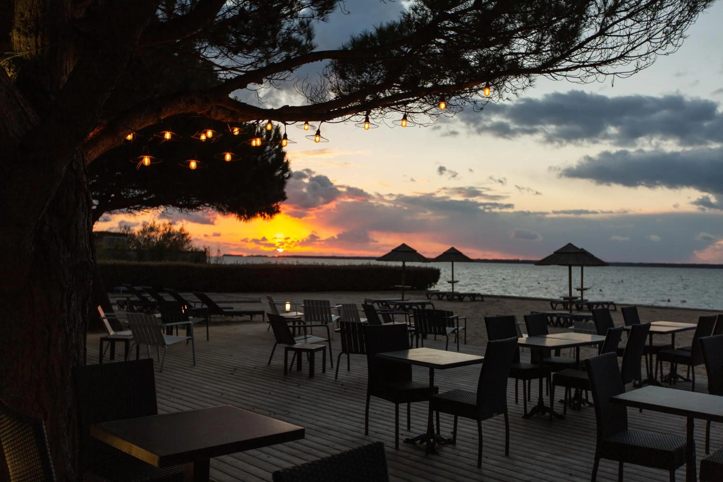 Sunset, Restaurant/Places to Eat in Hôtel de la Plage, Ronce-les-bains, La Tremblade