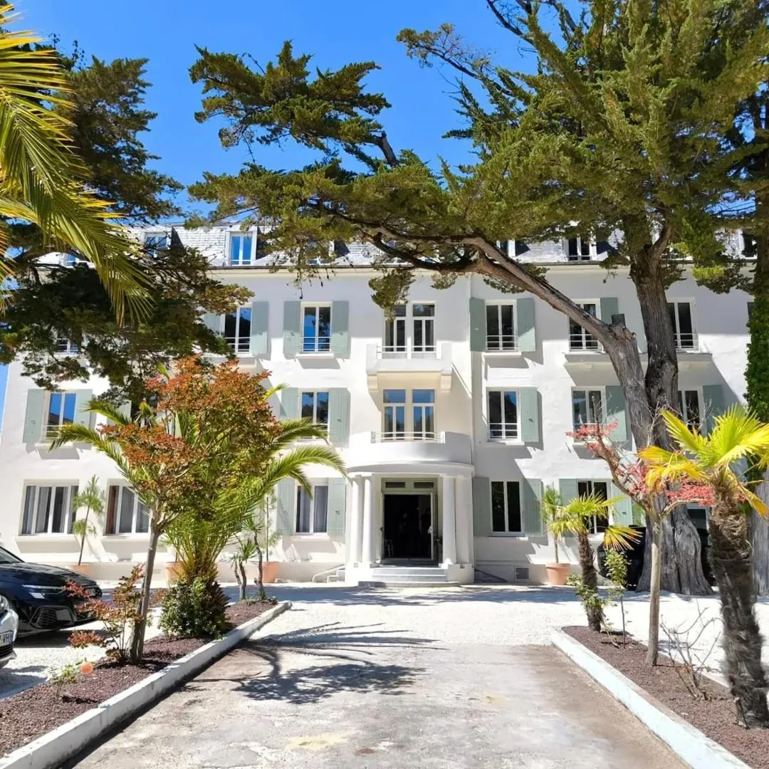 Property building in Hôtel de la Plage - Ronce-les-bains