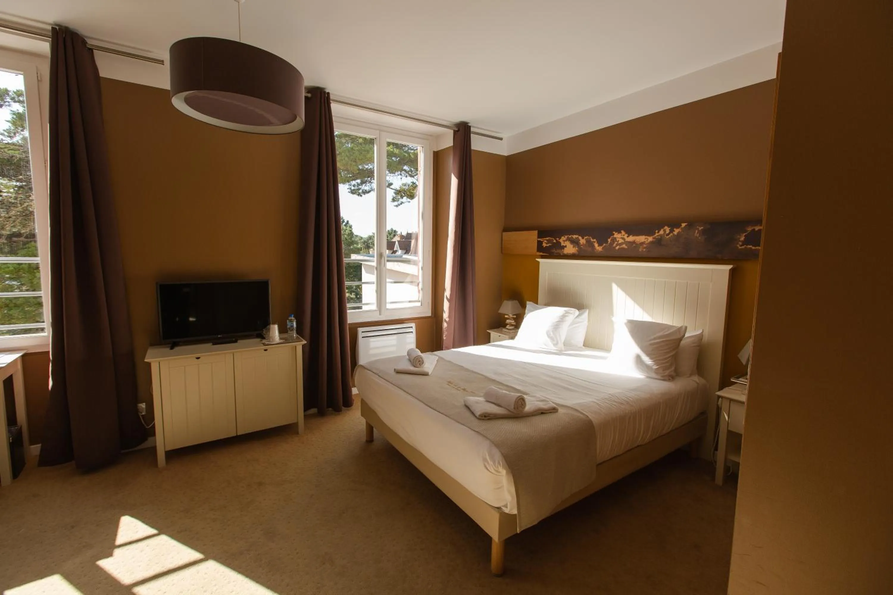 Photo of the whole room, Bed in Hôtel de la Plage, Ronce-les-bains, La Tremblade