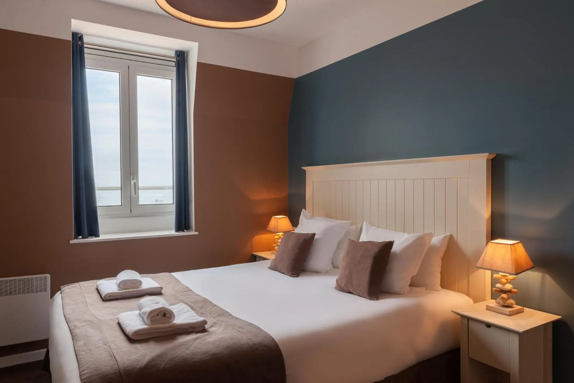 Bedroom, Bed in Hôtel de la Plage - Ronce-les-bains