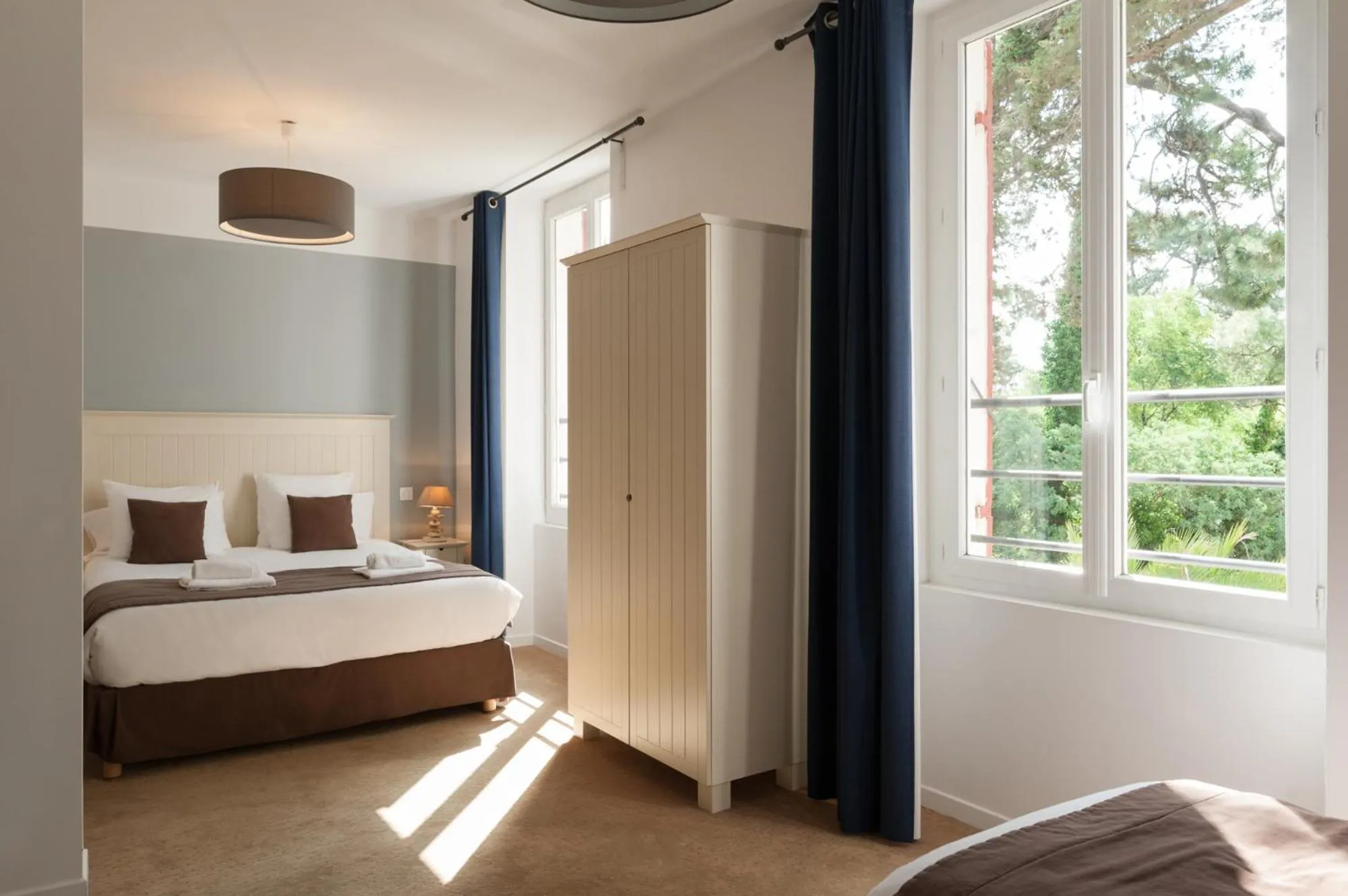 Bedroom, Bed in Hôtel de la Plage - Ronce-les-bains